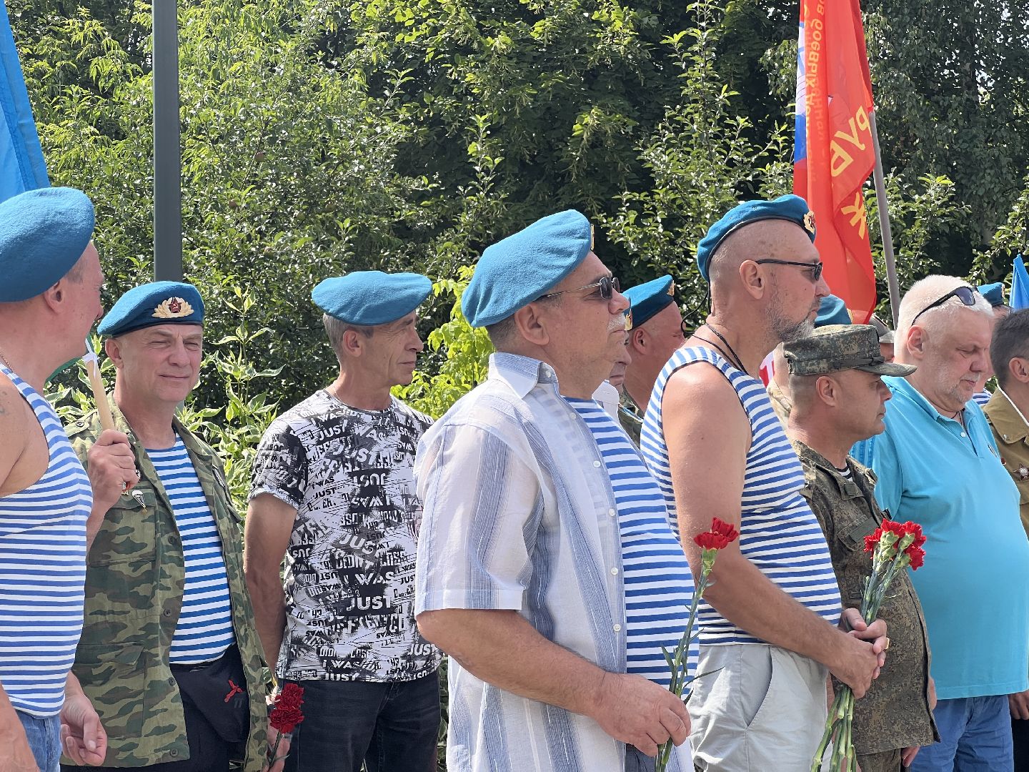 Химки, ВДВ, воздушно-десантные войска, монумент, возложение цветов