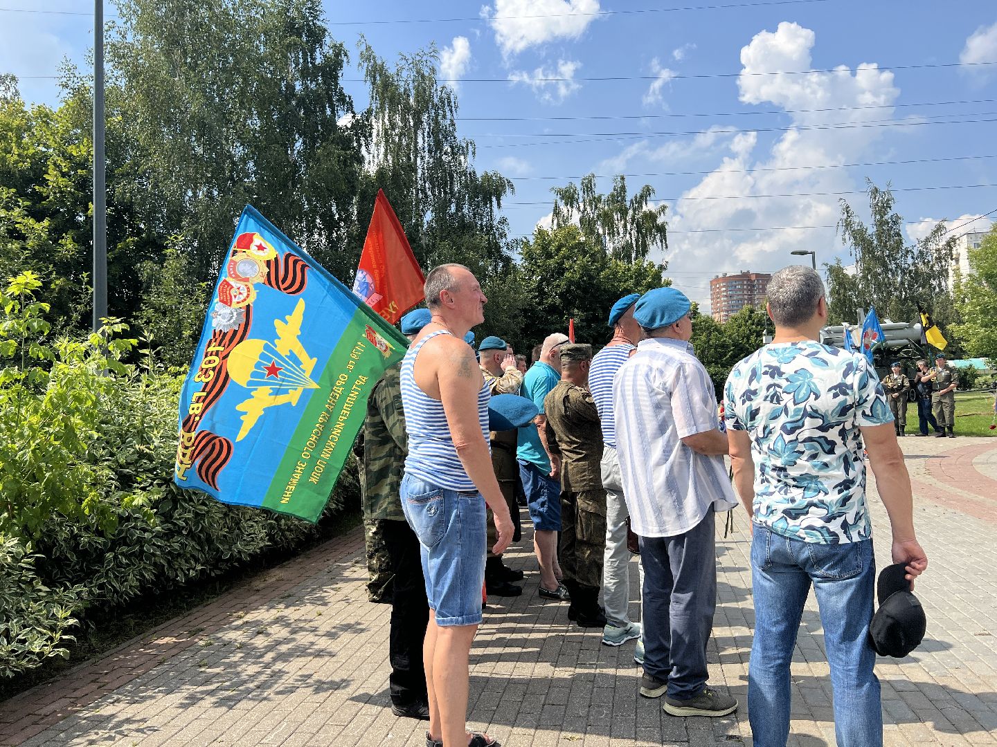 Химки, ВДВ, воздушно-десантные войска, монумент, возложение цветов