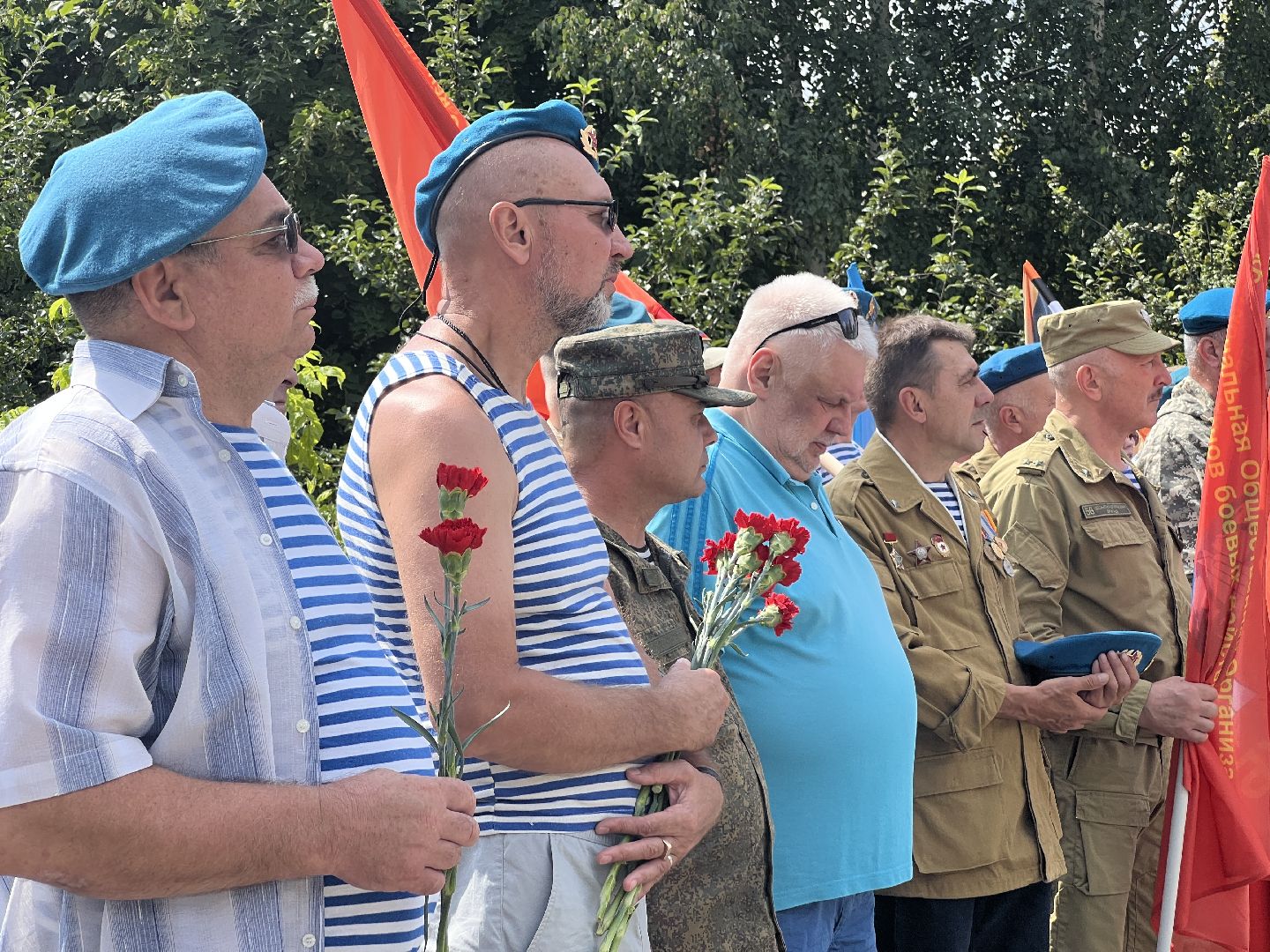 Химки, ВДВ, воздушно-десантные войска, монумент, возложение цветов