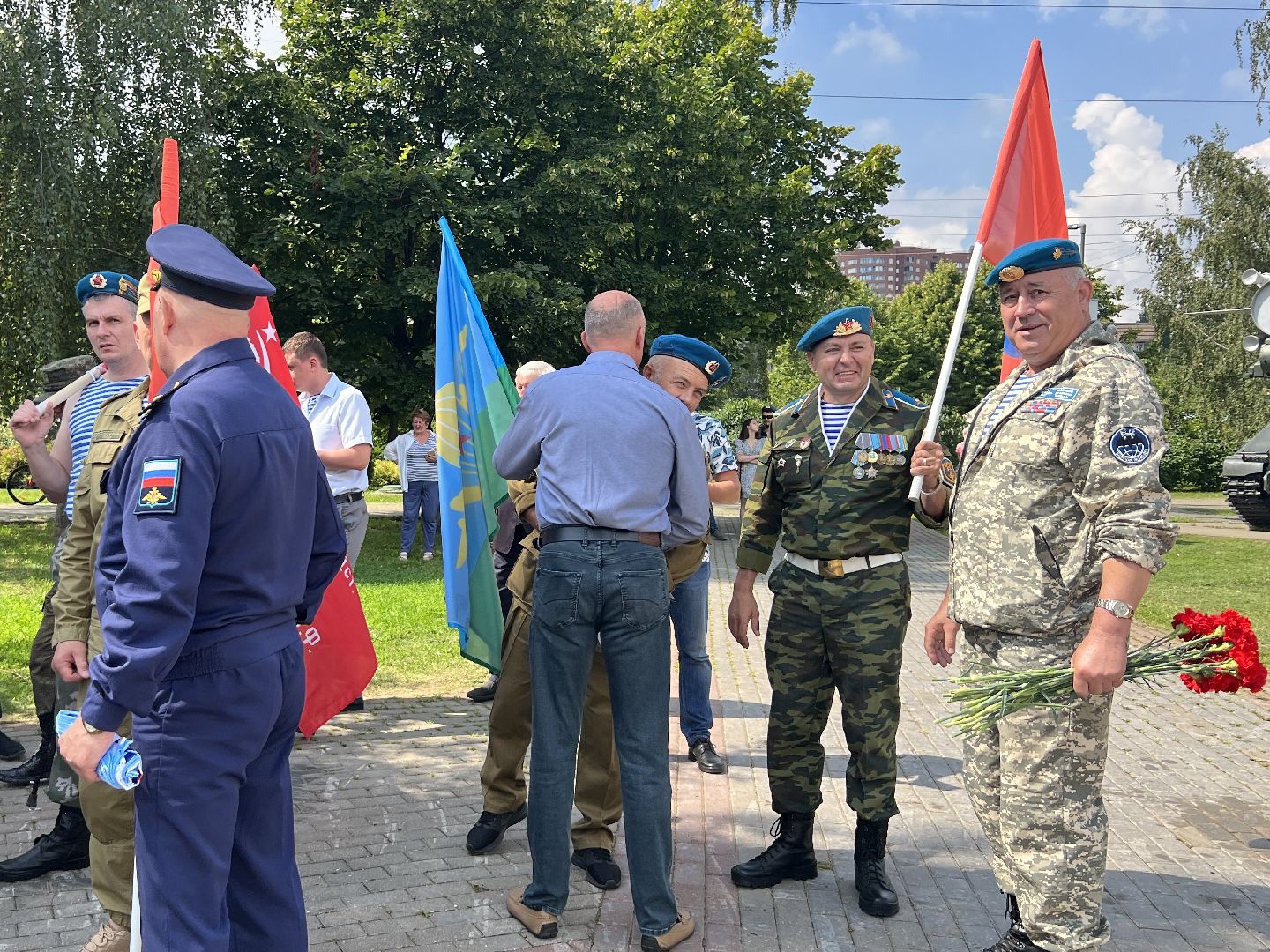 Химки, ВДВ, воздушно-десантные войска, монумент, возложение цветов