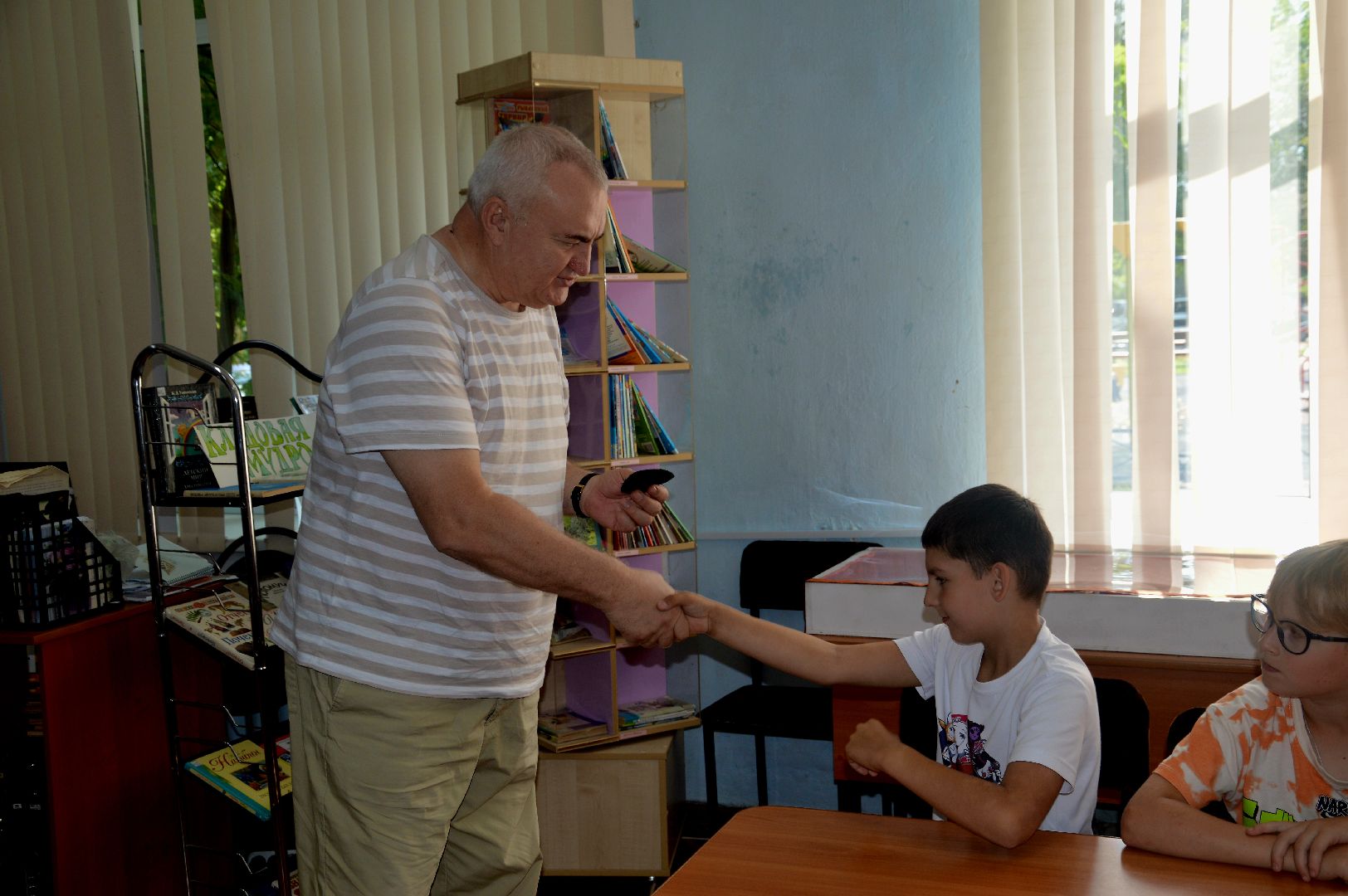 городской округ Шатура, Валерий Левшов, Михаил Мартыненко, писатель, бард, библиотека, выступление