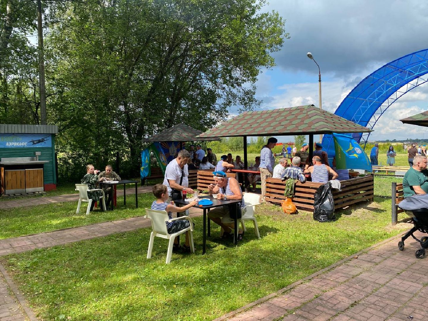 Чехов, ВДВ, праздник, угощения, аэроклуб ДОСААФ