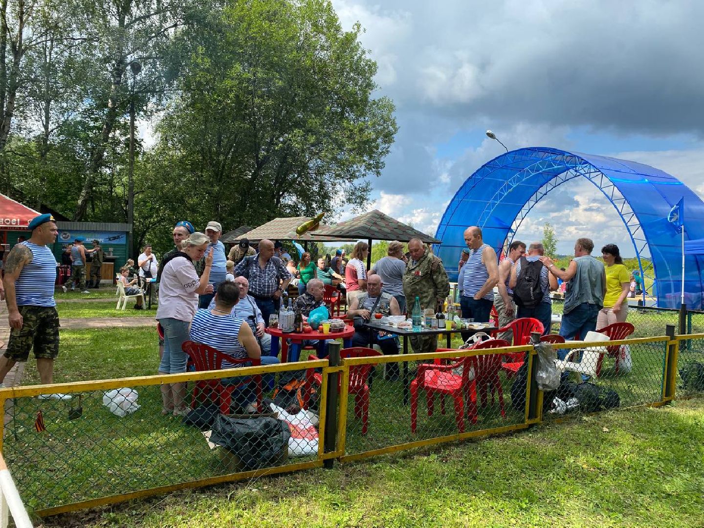 Чехов, ВДВ, праздник, угощения, аэроклуб ДОСААФ