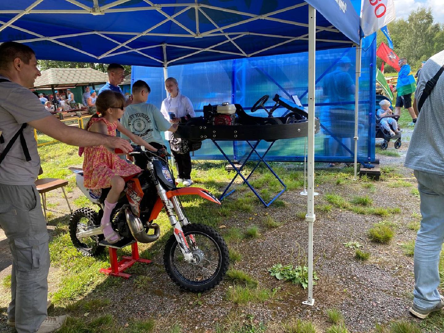 Чехов, ВДВ, праздник, аэроклуб, ДОСААФ