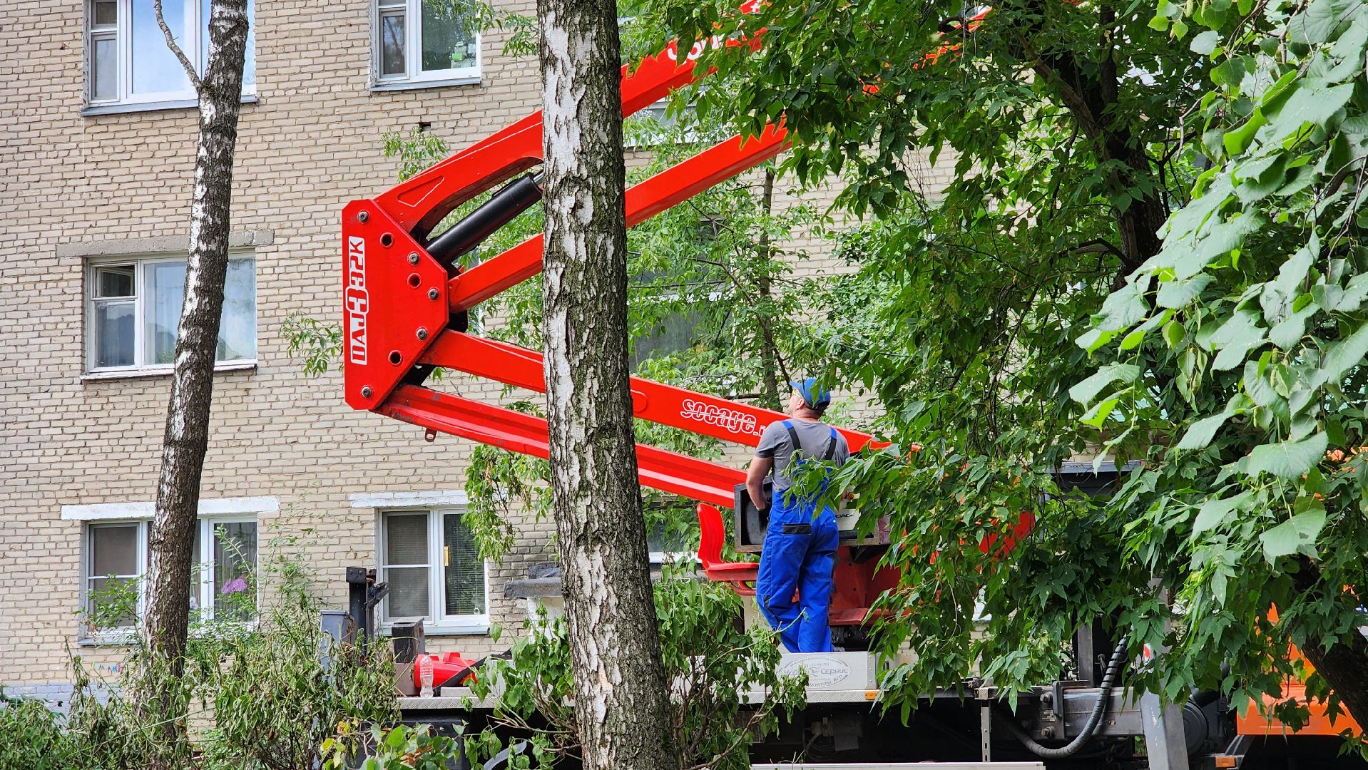 благоустройство, парковки, встречи с жителями,