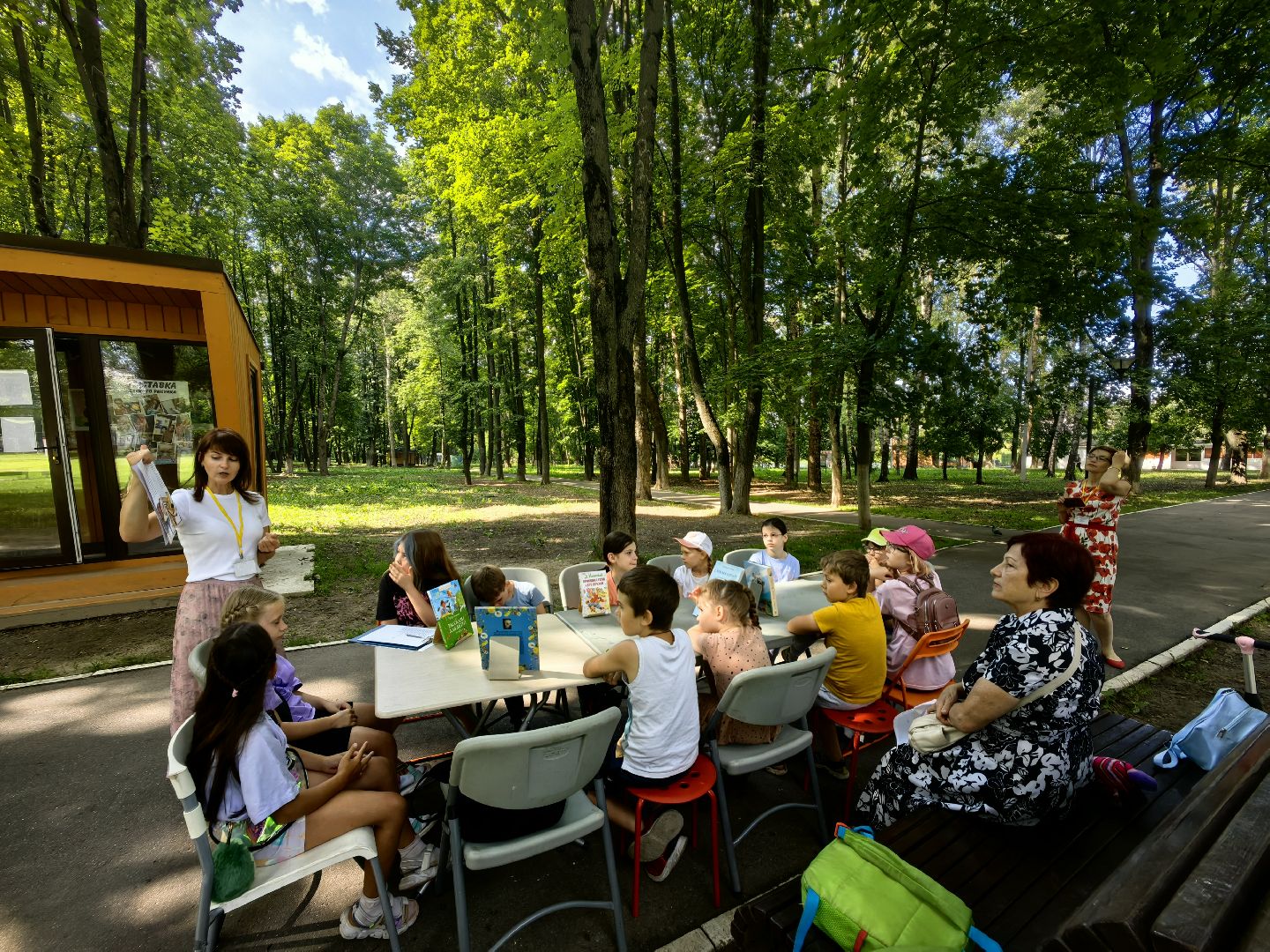 Лекторий, дети, парк, мороженое, книги