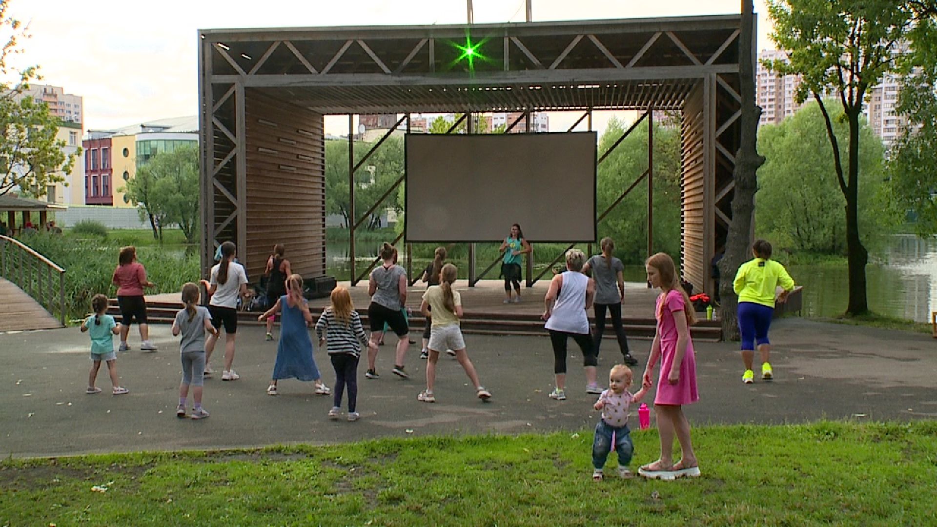 Реутов, парки, Фабричный пруд, зумба, спорт танец