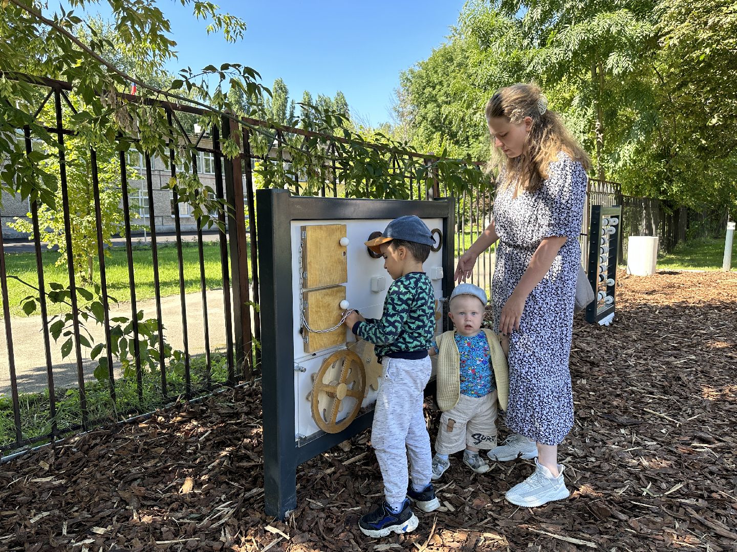 Реутов, Мемориал, Аллея славы, реконструкция, обновление, БТР, постамент, Герои