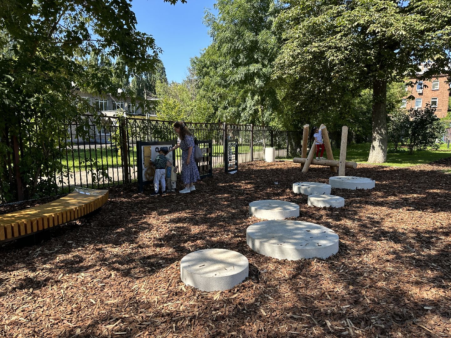 Реутов, Мемориал, Аллея славы, реконструкция, обновление, БТР, постамент, Герои