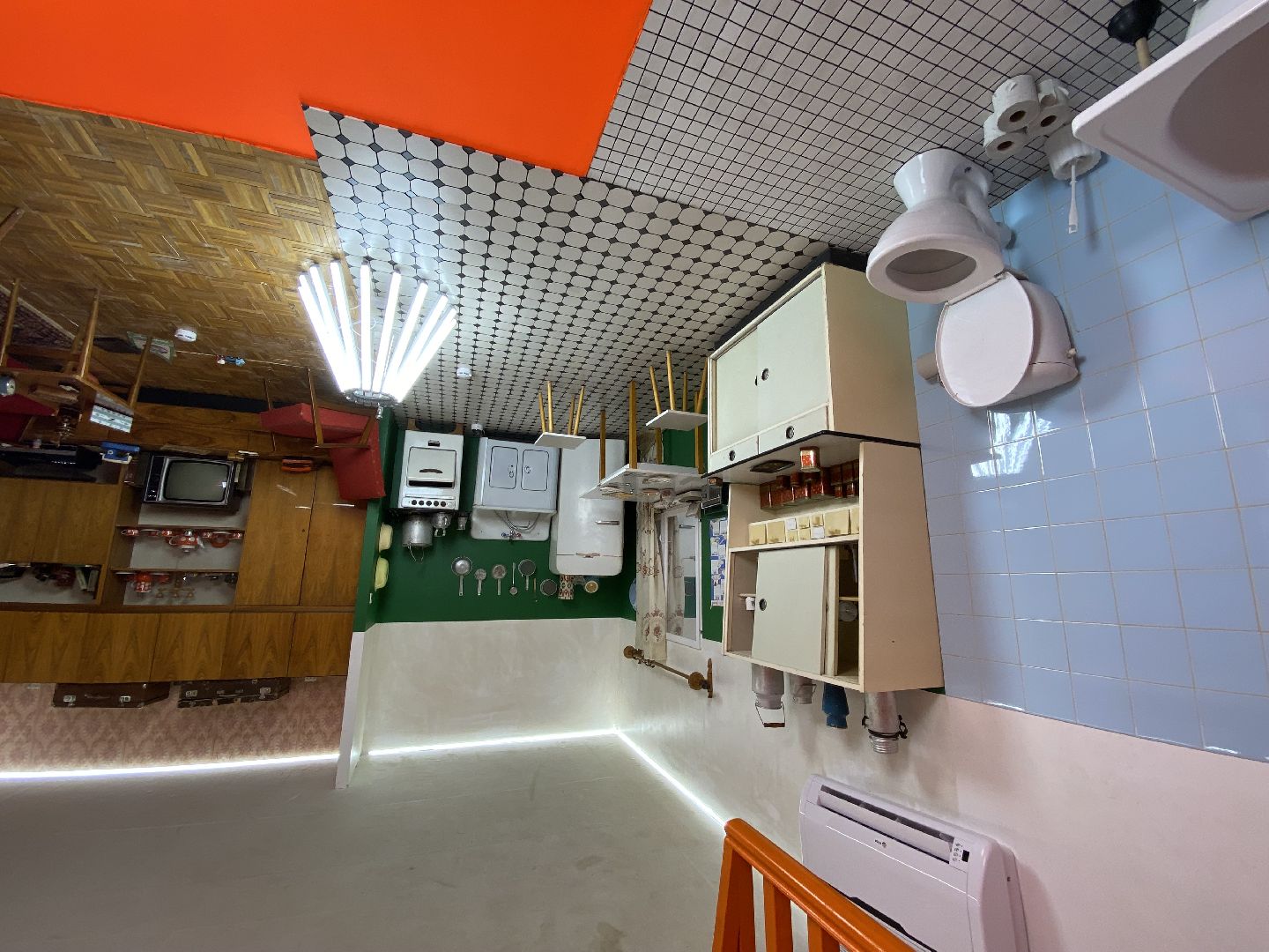 «Дом вверх дном», арт-объект, мурал, нейросеть, Балашиха, фестиваль уличного искусства «Культурный код»