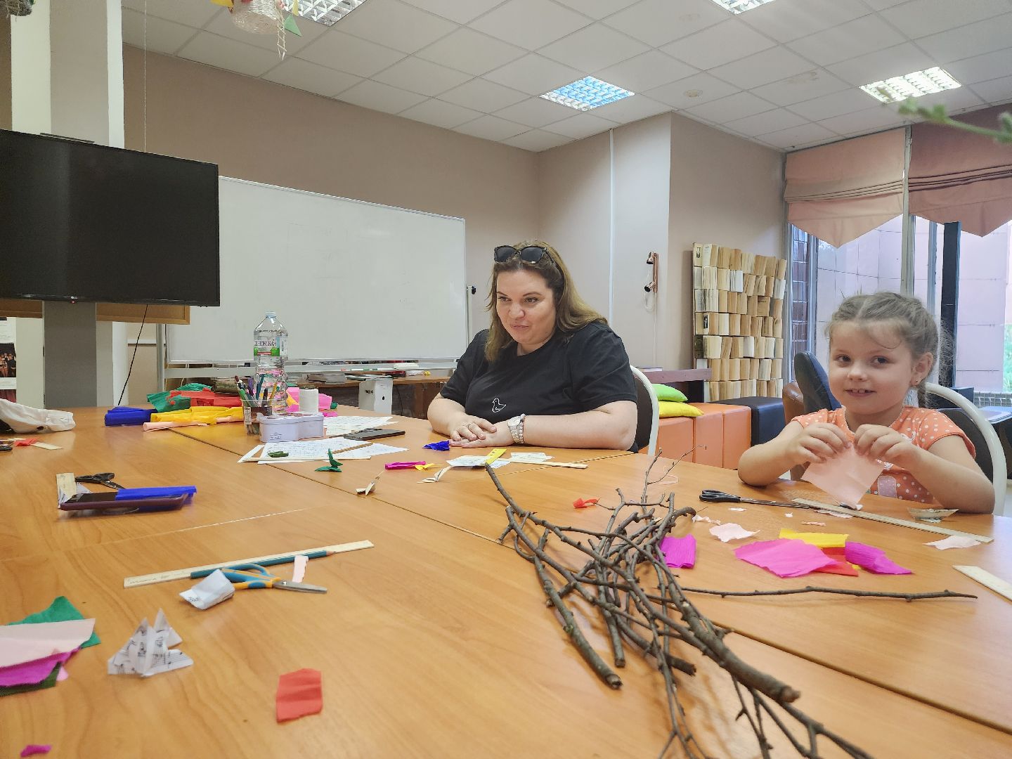 творчество; поделки; библиотека; видное; дети