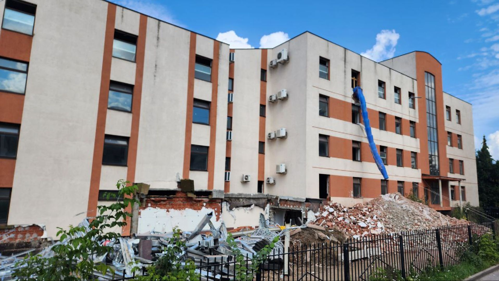 Дмитров, Здание суда, Строительство