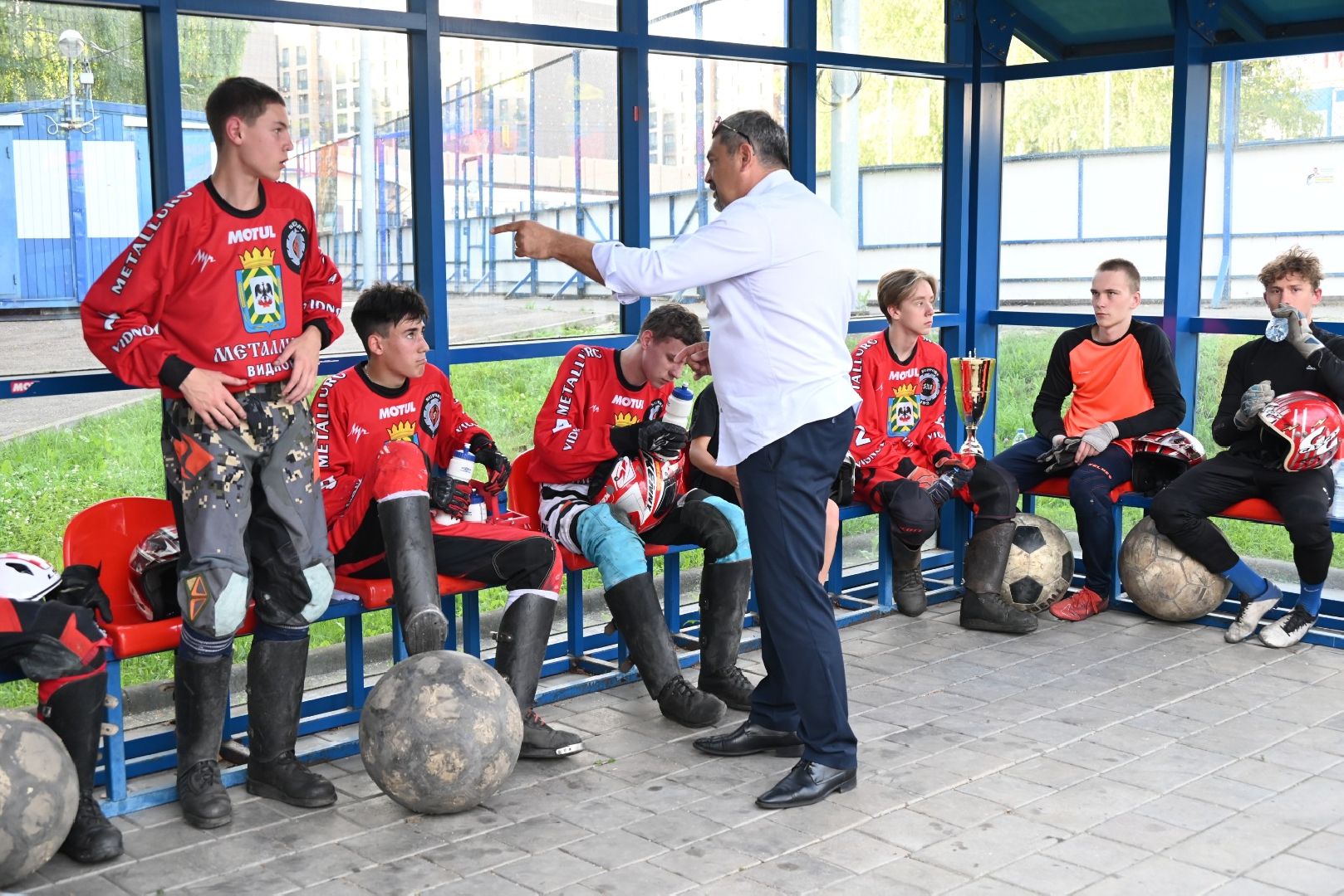 спорт; мотобол; видное; игра; первенство