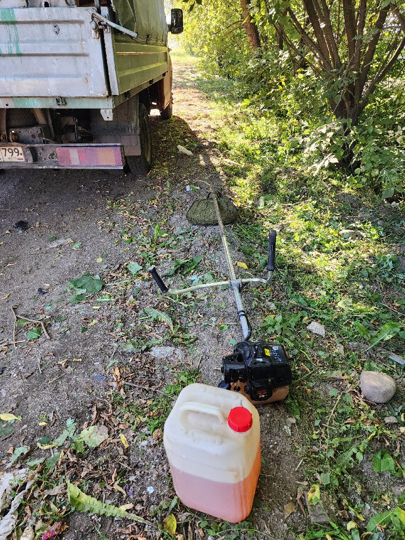 покос травы, коммунальщики, благоустройство, серпухов, дороги,