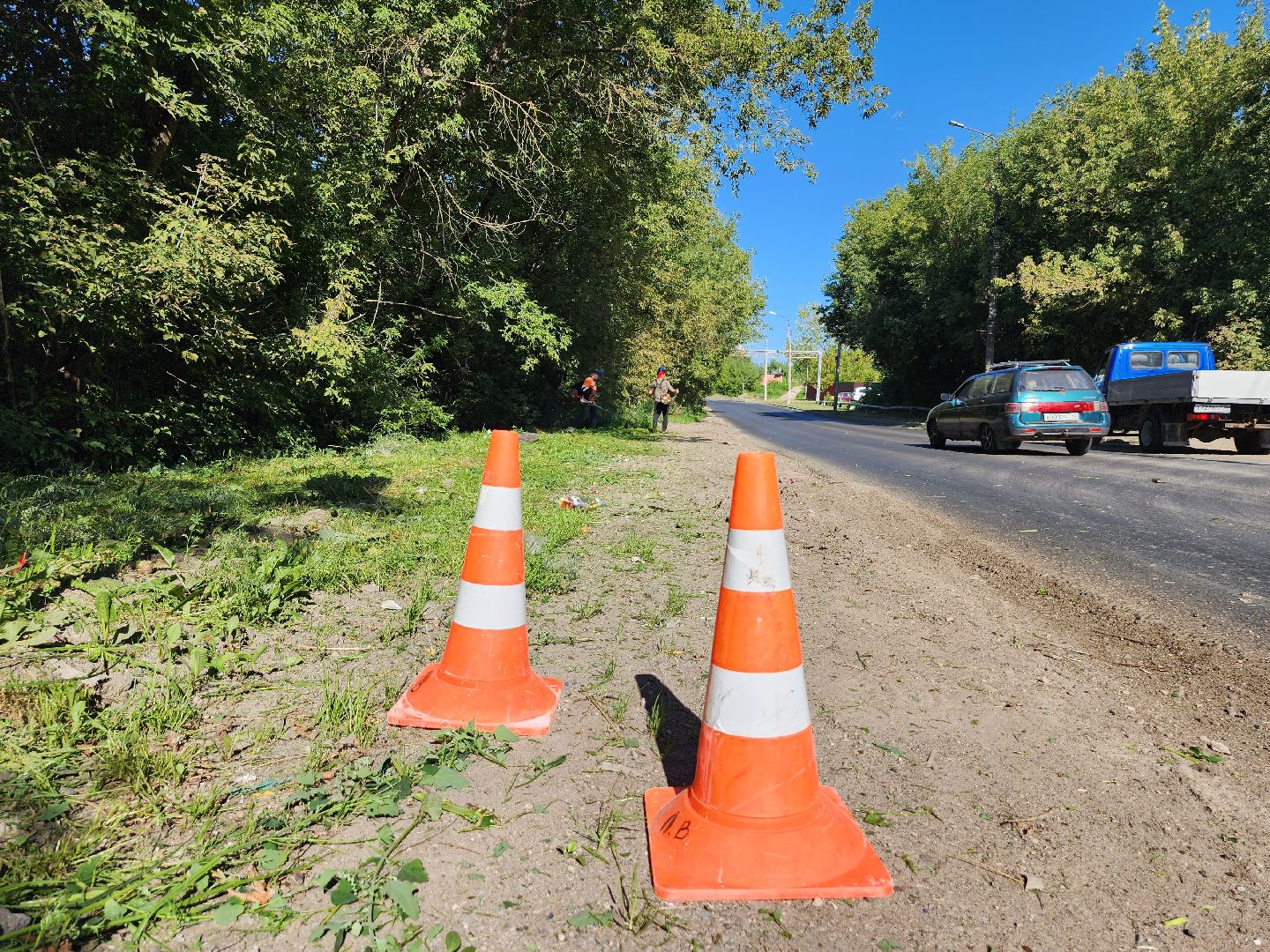 покос травы, коммунальщики, благоустройство, серпухов, дороги,