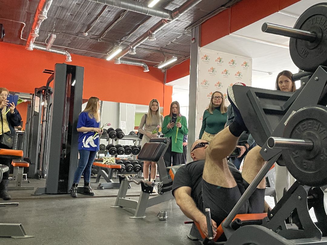 Спортсмены, 8 марта, сценический экстрим