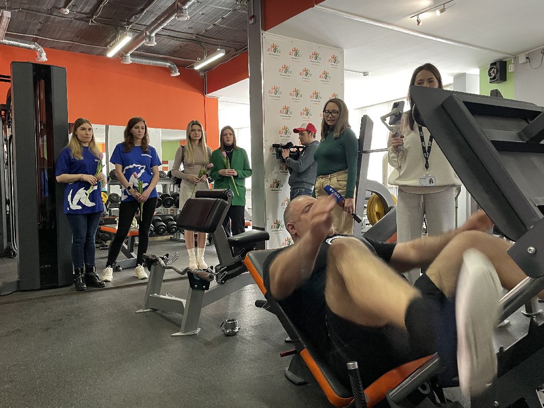 Спортсмены, 8 марта, сценический экстрим