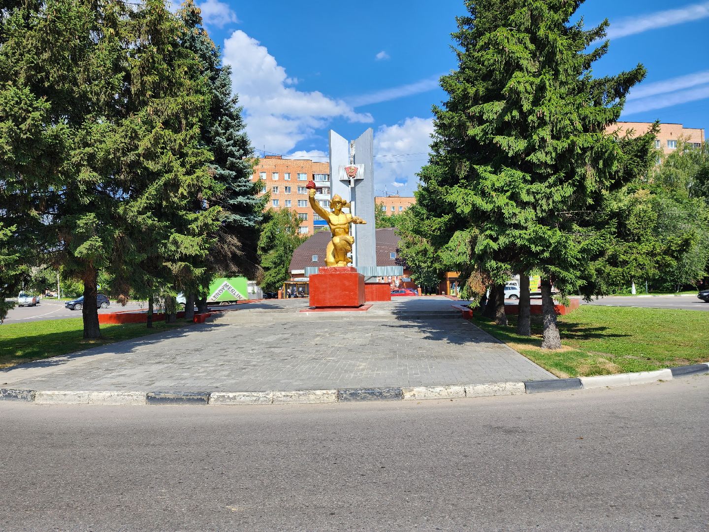 Раменское, благоустройство, в микрорайоне отреставрировали памятник комсомольцу