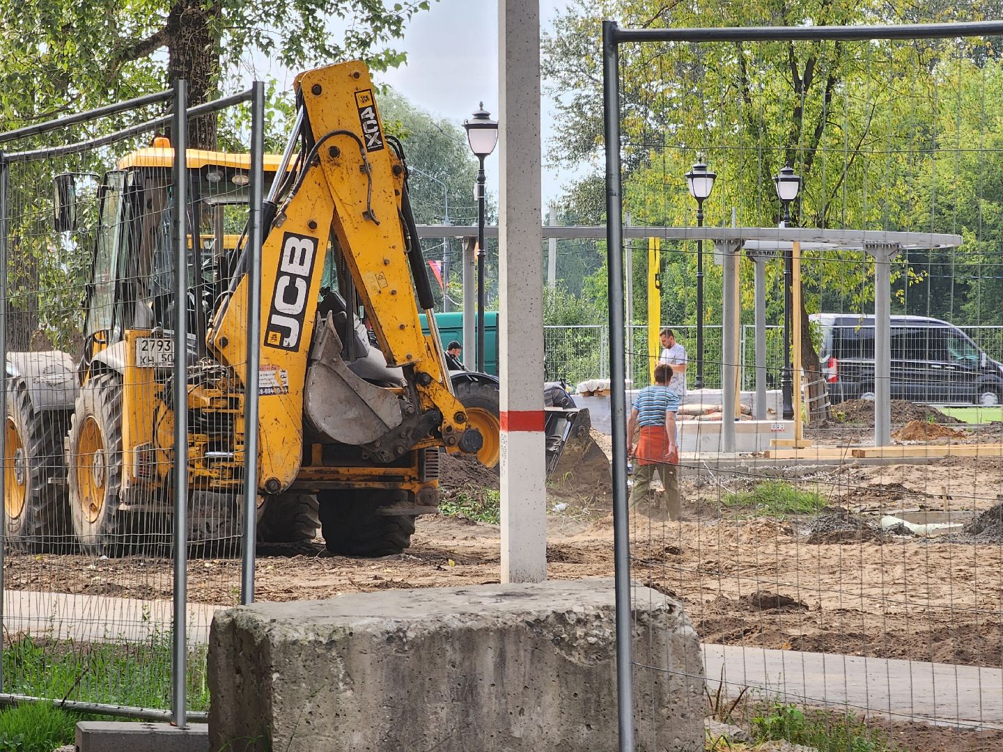 Павловский Посад, городской округ Павловский Посад, люди, ремонт, парк, сквер, мемориал
