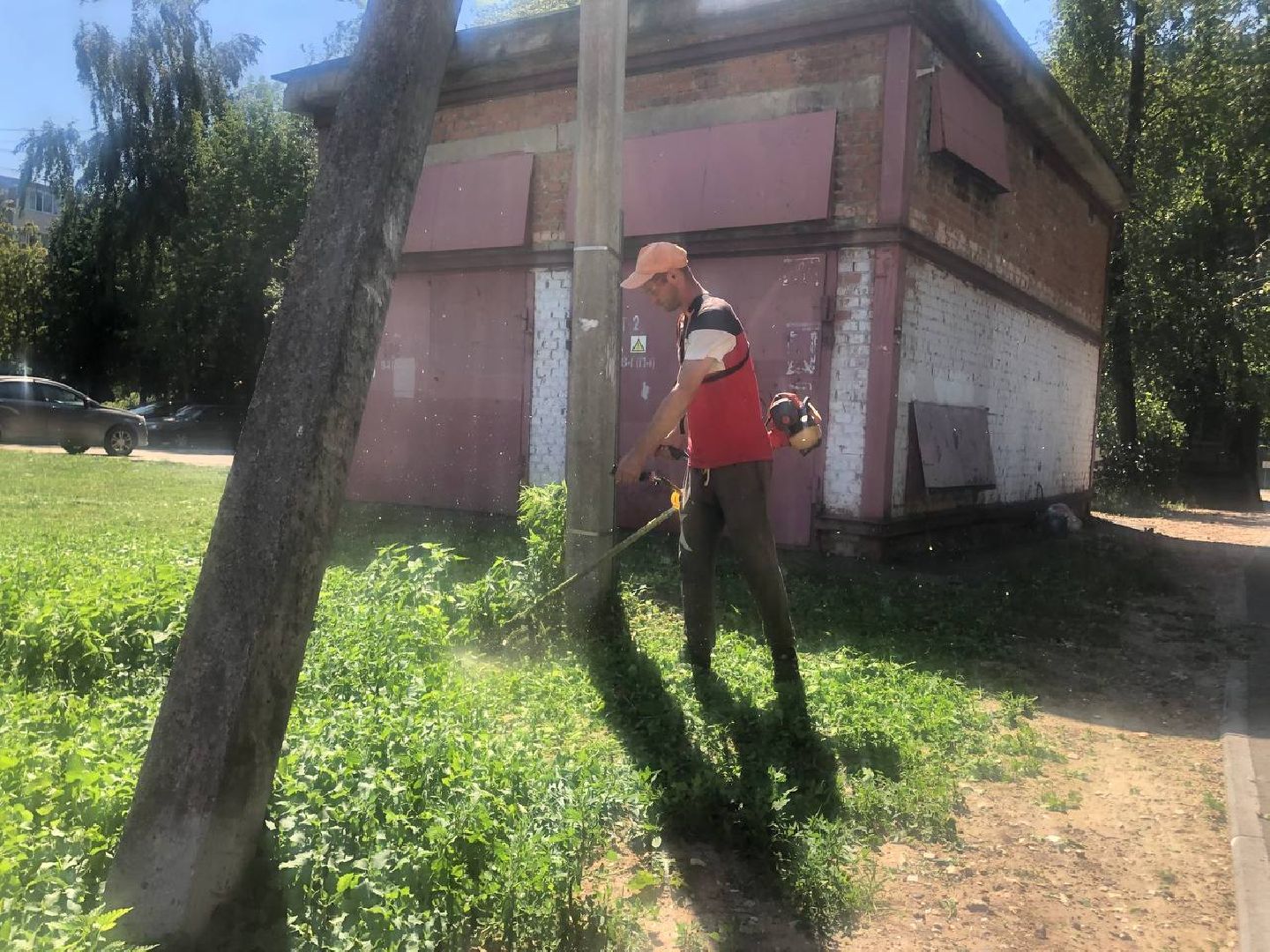 Серпухов, Подмосковье, благоустройство, покос травы, дворовая территория