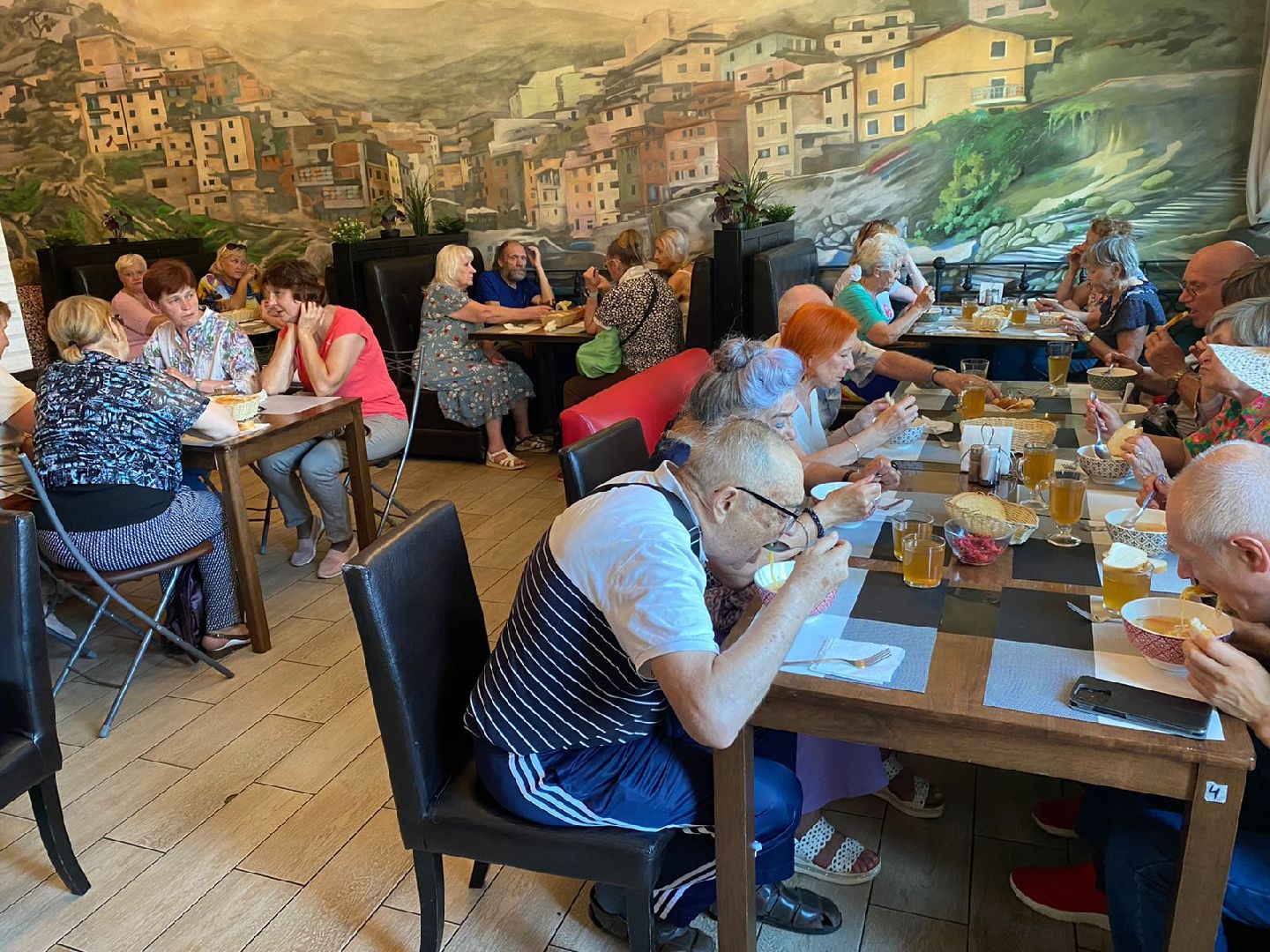 доброе дело, парк, памятник, пенсионеры,