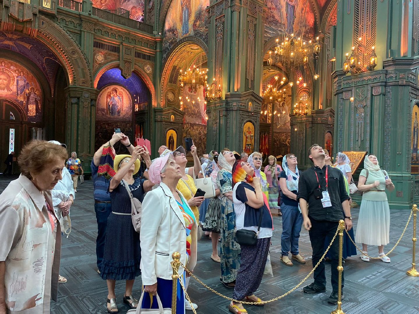 доброе дело, парк, памятник, пенсионеры,