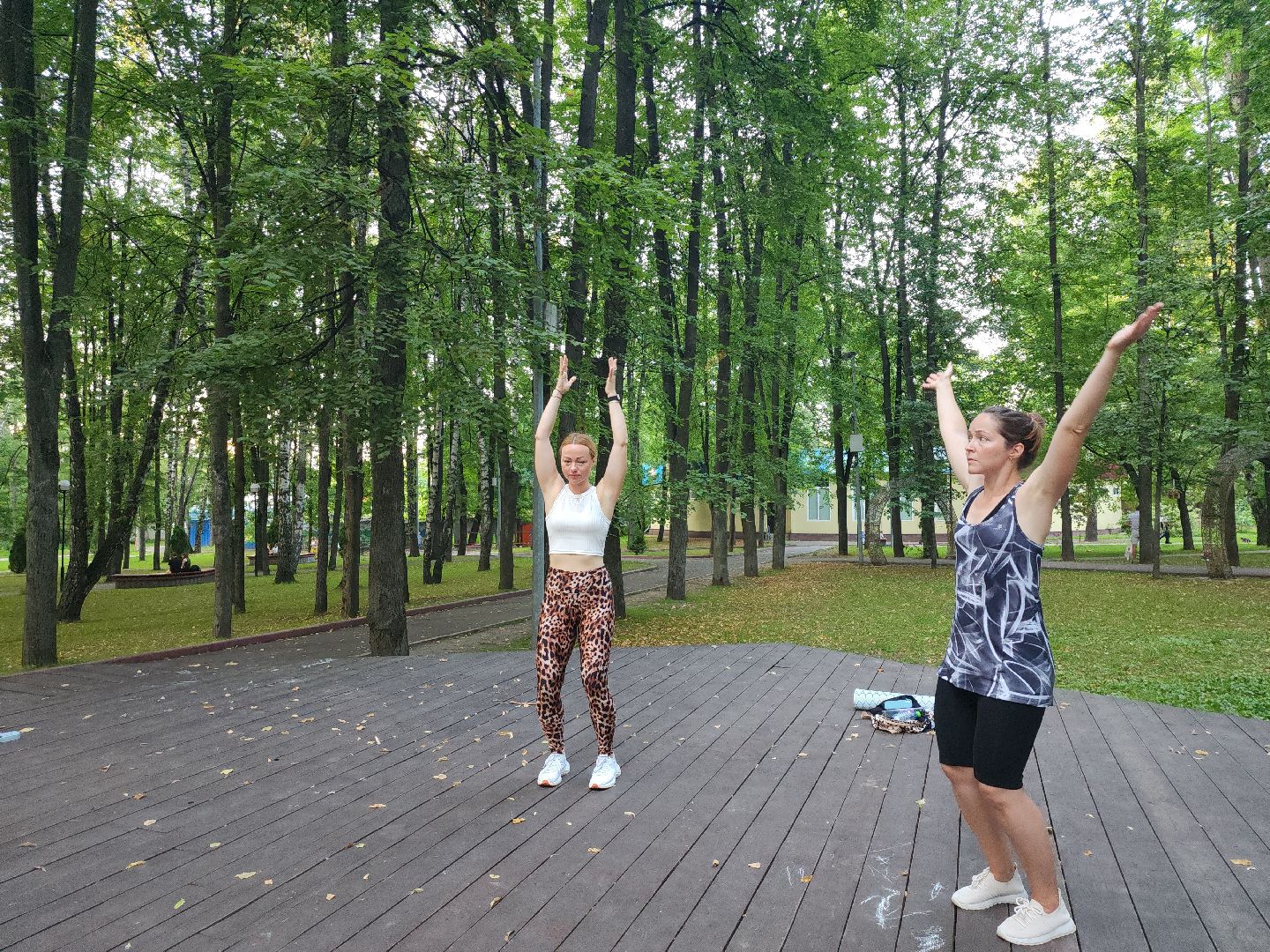 практики; йога; парк; активность