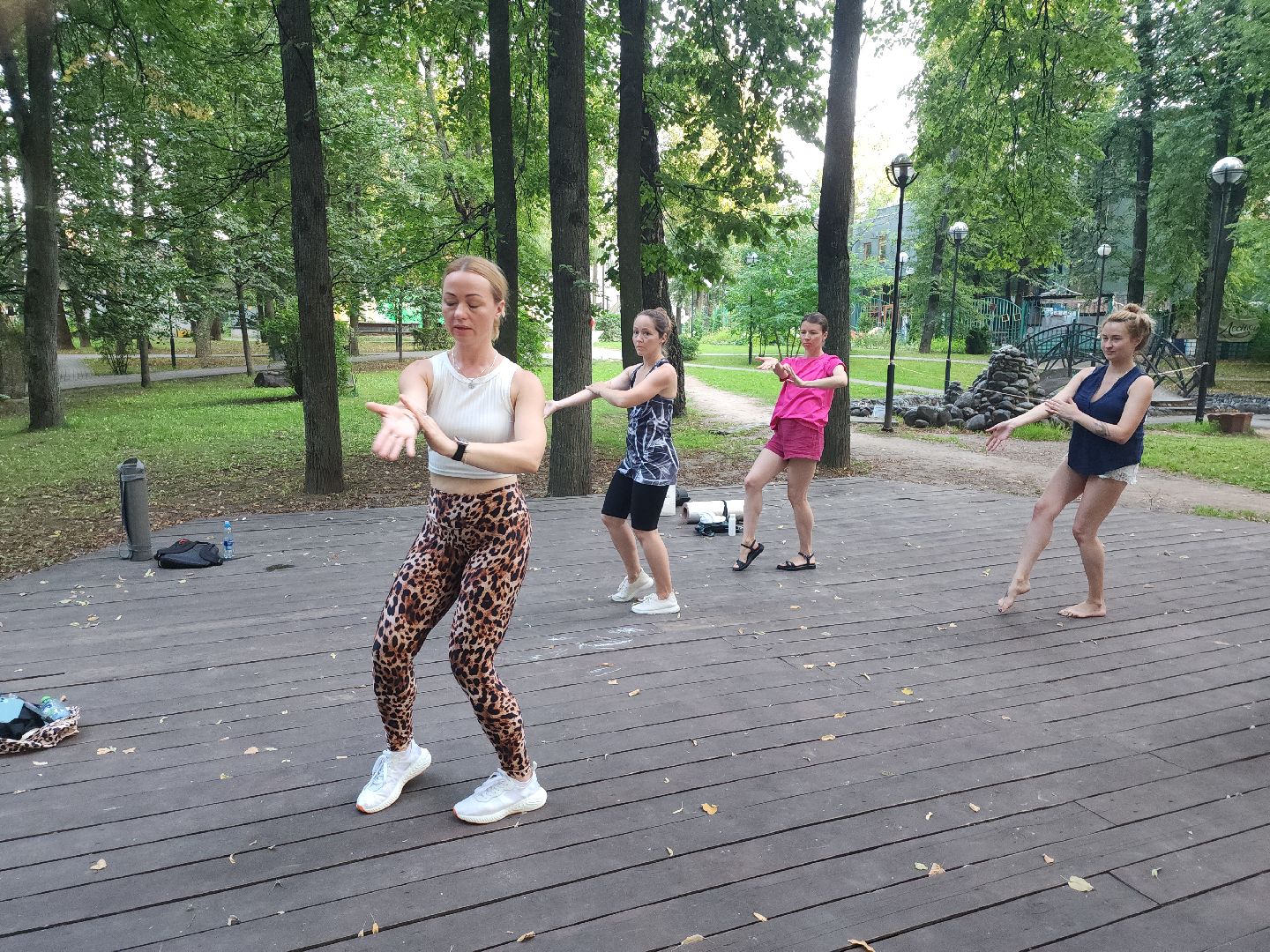 практики; йога; парк; активность