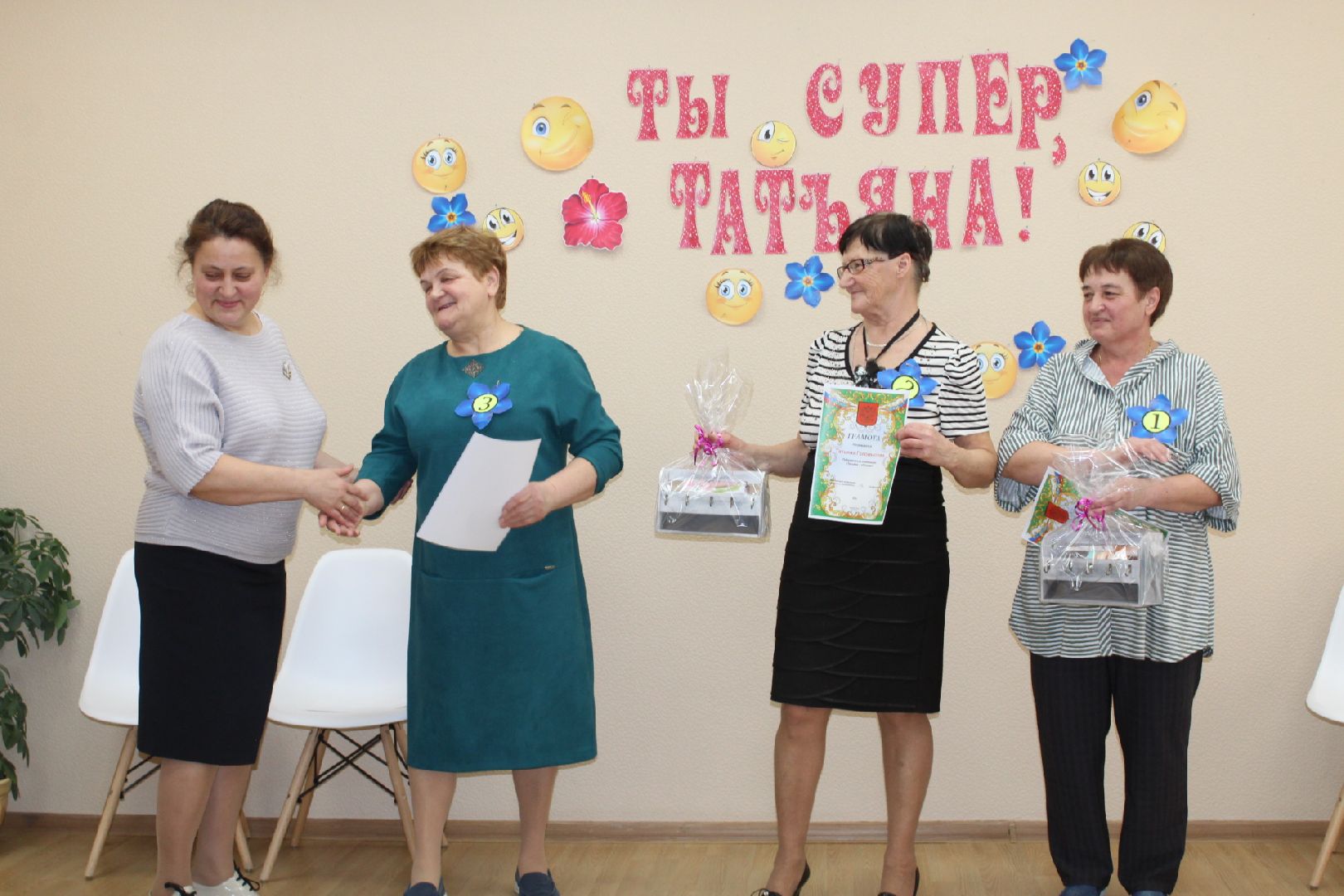 Серебряные Пруды, шпагат в 70 лет