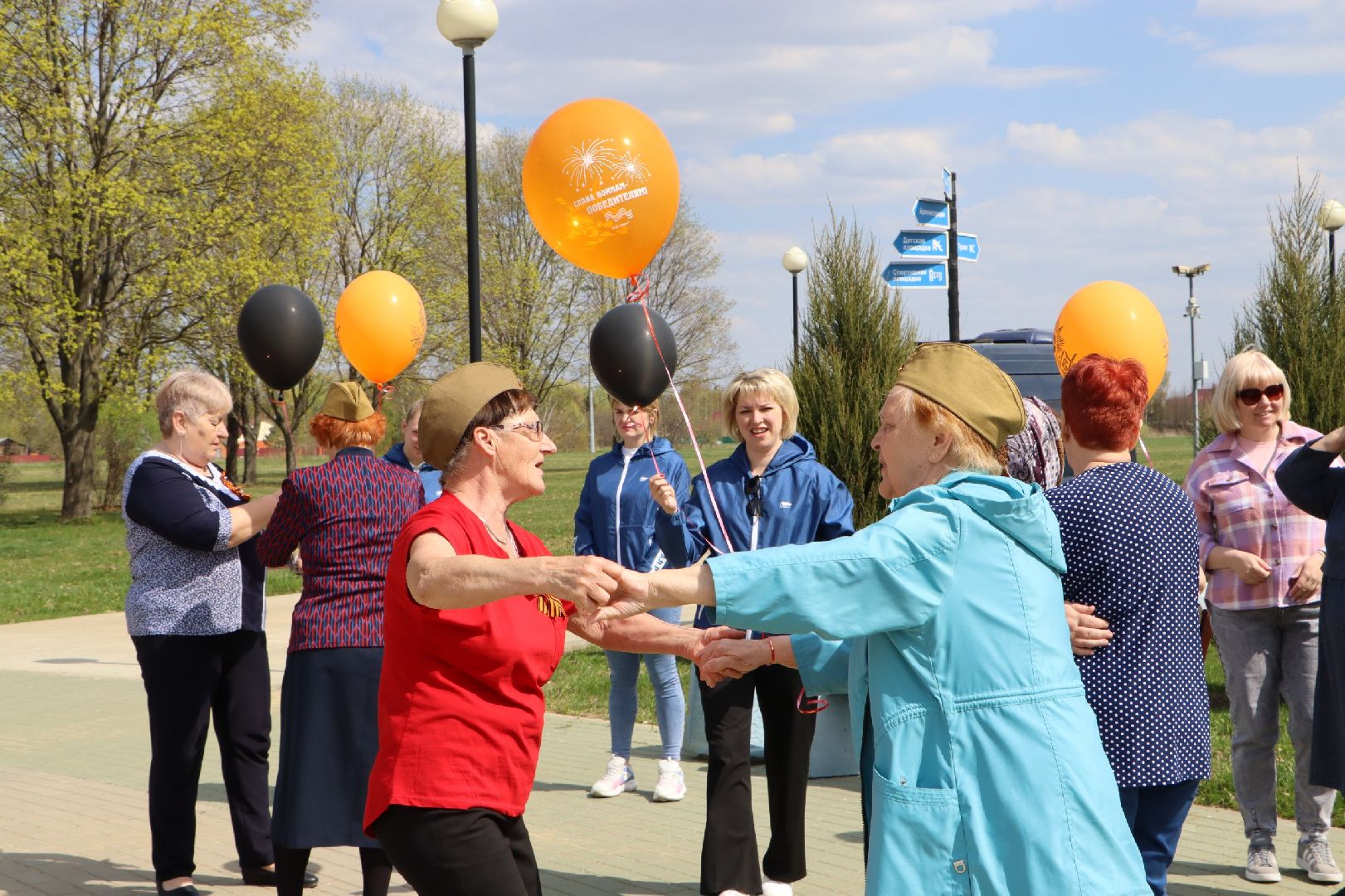 Серебряные Пруды, шпагат в 70 лет