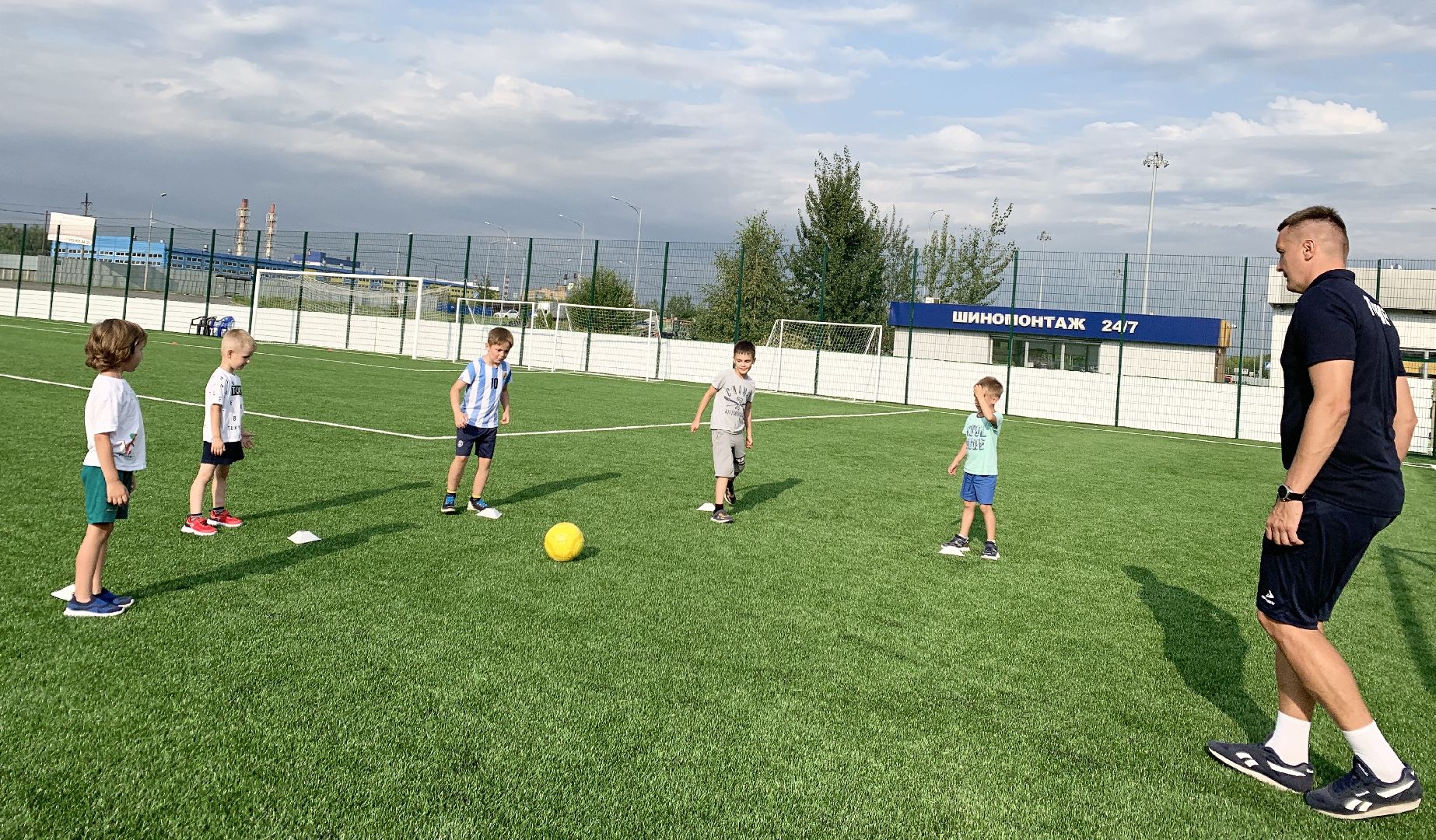 Балашиха, Подмосковье, спорт, спорткомплекс Спорттракт, футбол, футбольный клуб Чемпион