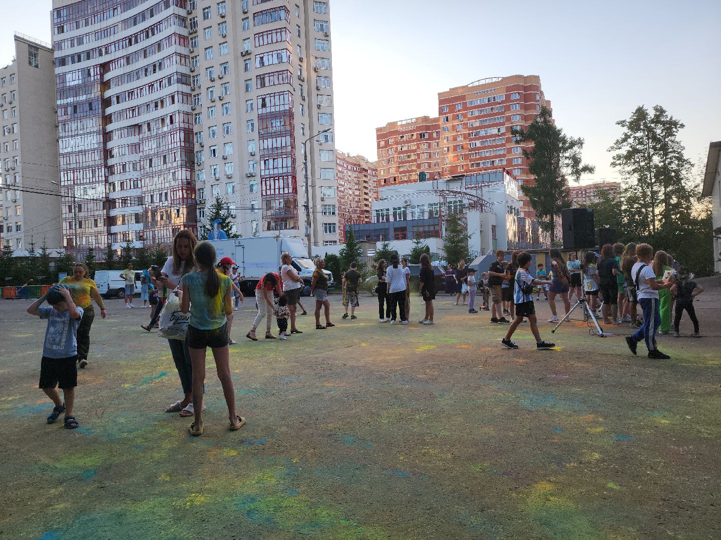 фестиваль; краски; праздник; досуг; парк