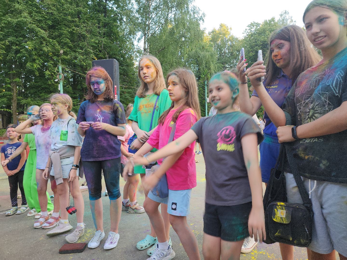 фестиваль; краски; праздник; досуг; парк