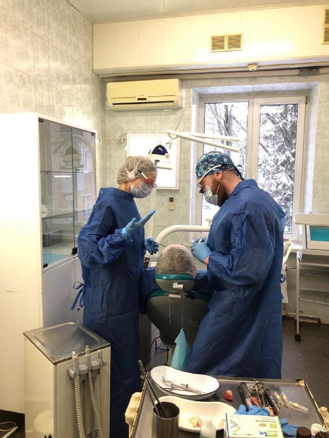 Медицина, врач, имплант