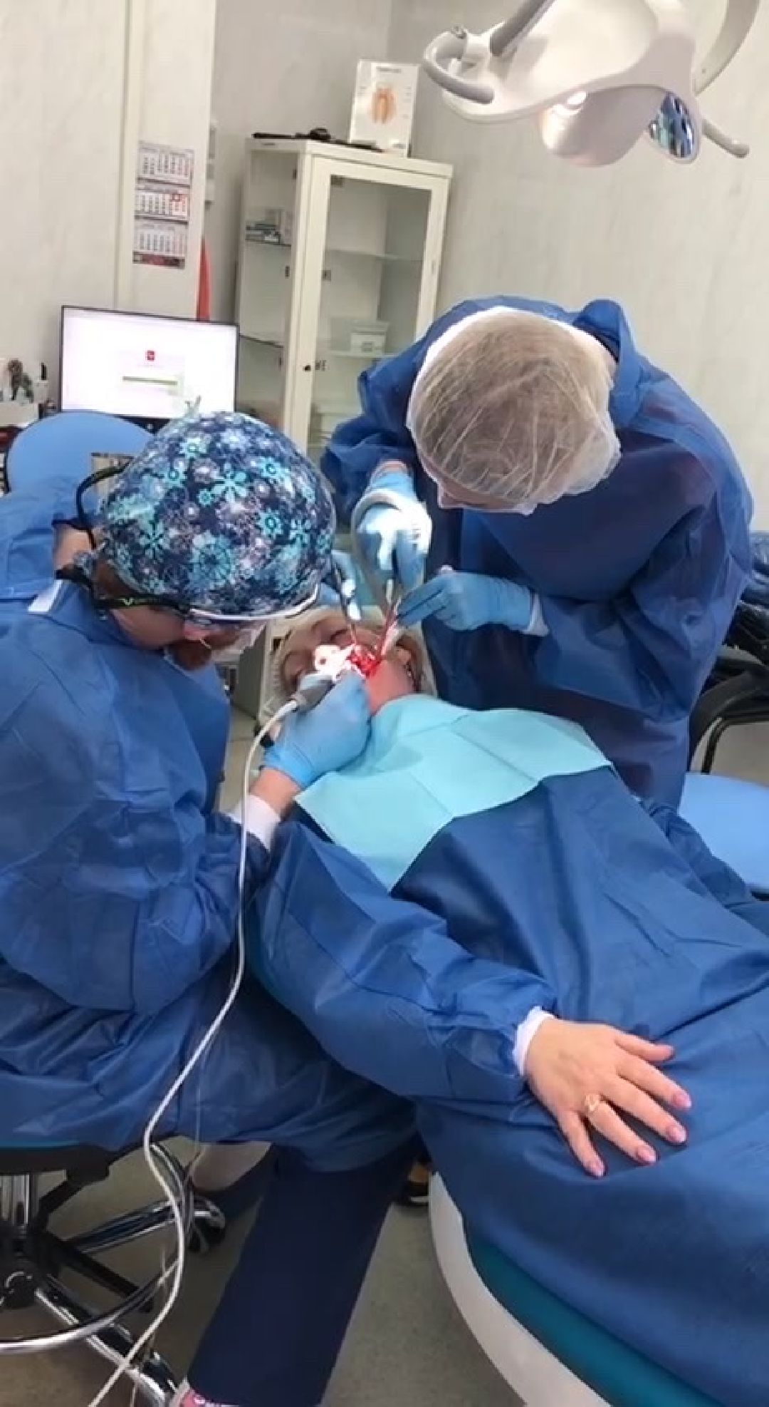 Медицина, врач, имплант