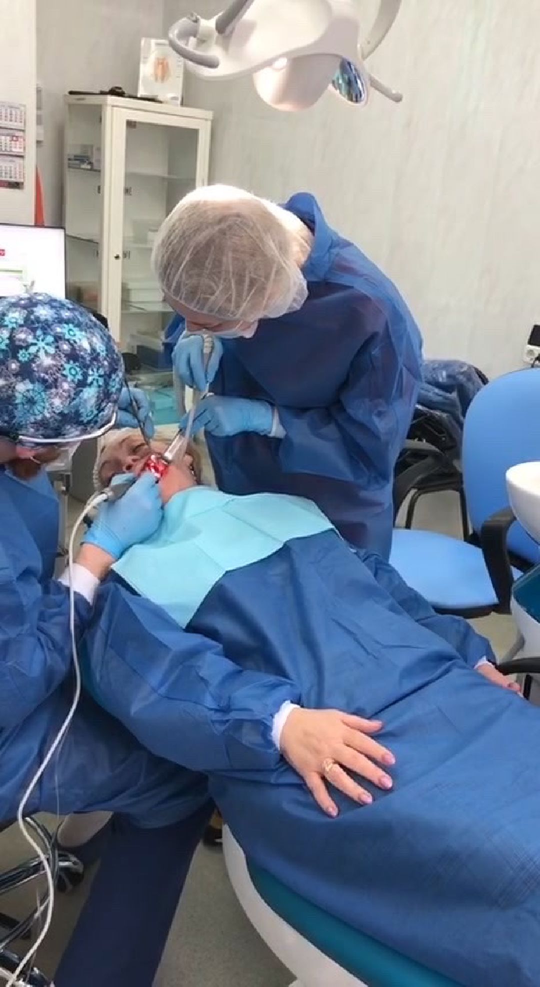 Медицина, врач, имплант