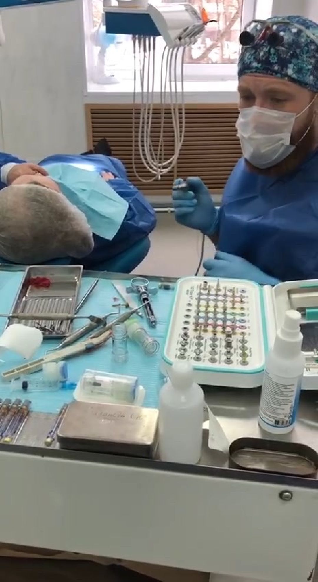 Медицина, врач, имплант