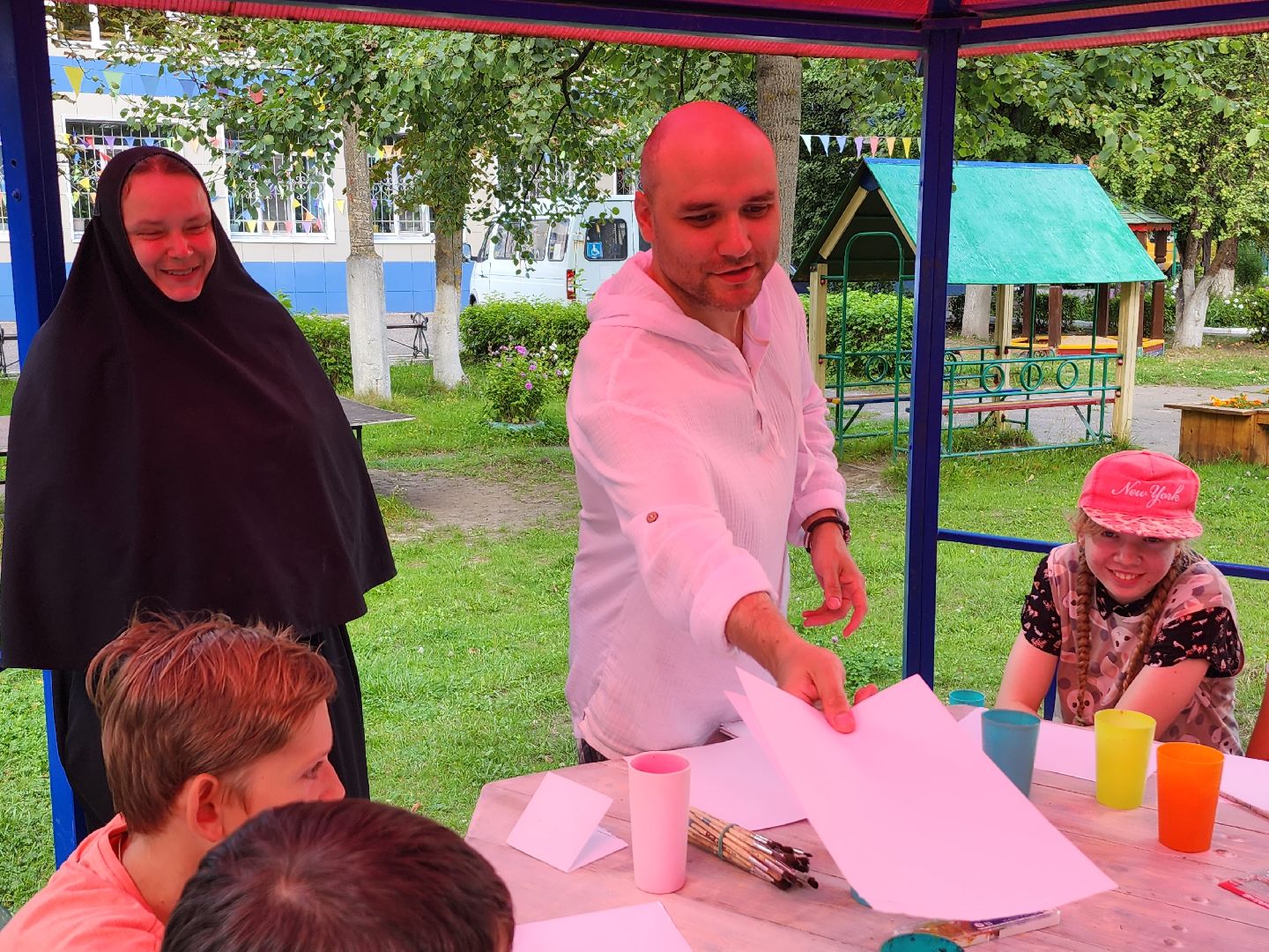 центр серпуховский, дети с ОВЗ, серпухов, владычный монастырь, павлины, рисование,