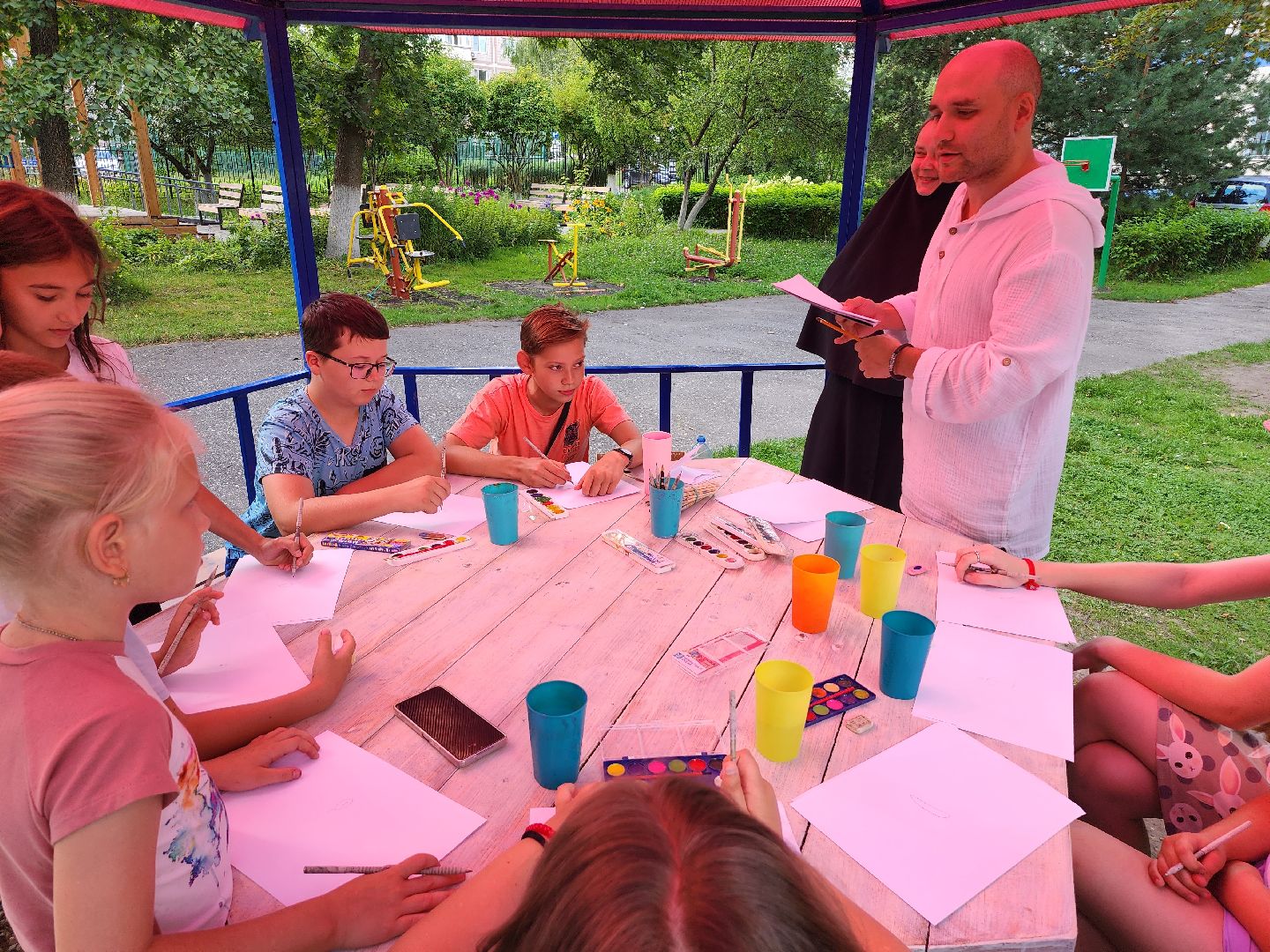 центр серпуховский, дети с ОВЗ, серпухов, владычный монастырь, павлины, рисование,