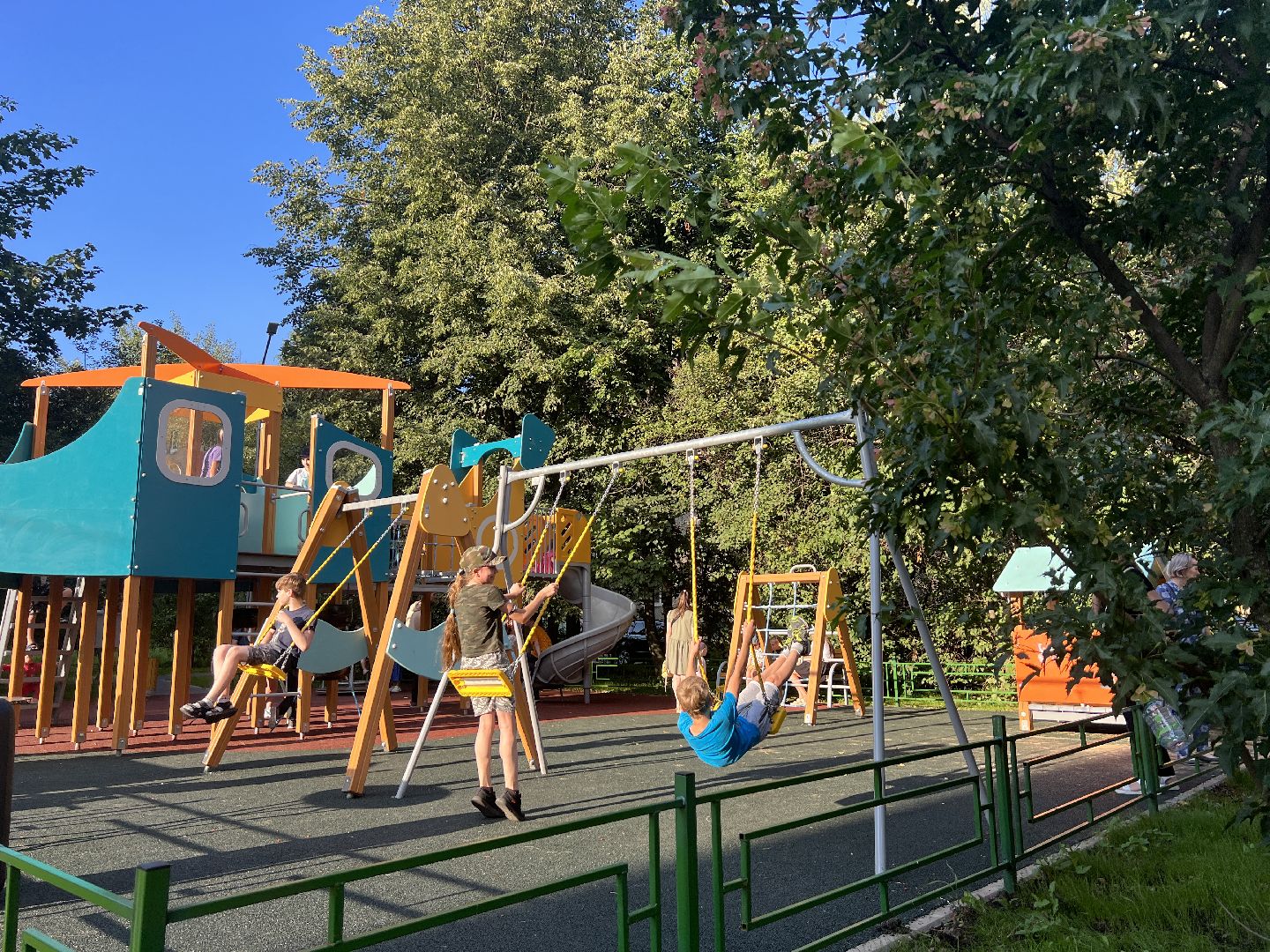 Химки, детская площадка, дети