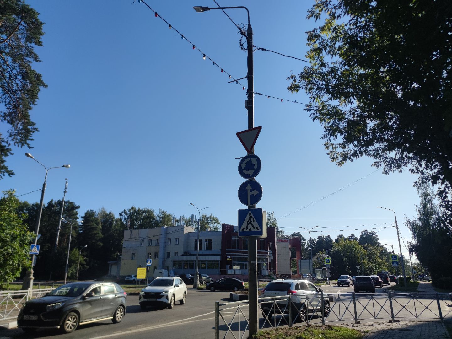 Круговое движение, благоустройство дорог, Дубна