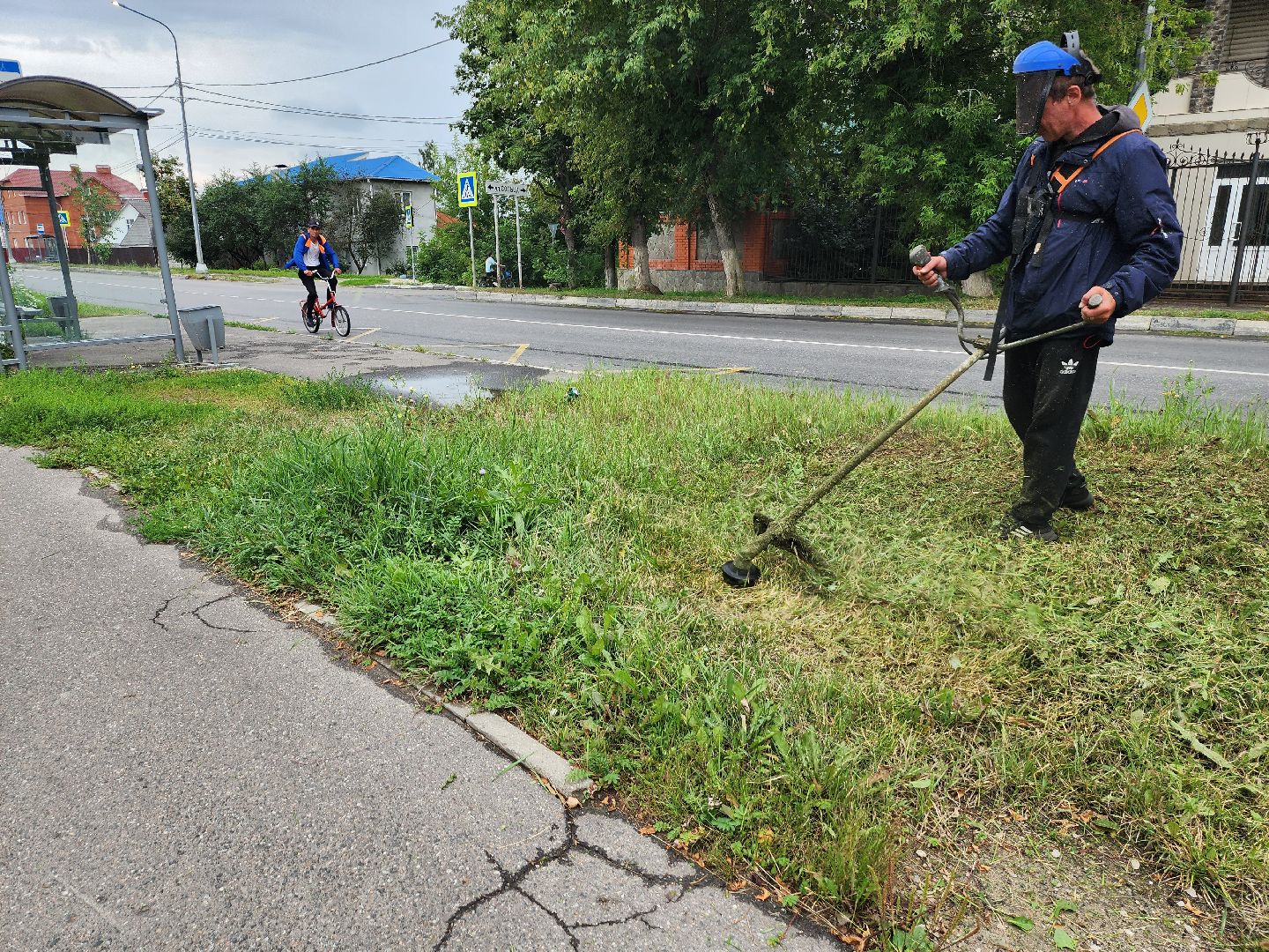 благоустройство, благоустройство дорог, покос травы, серпухов, улица пушкина,