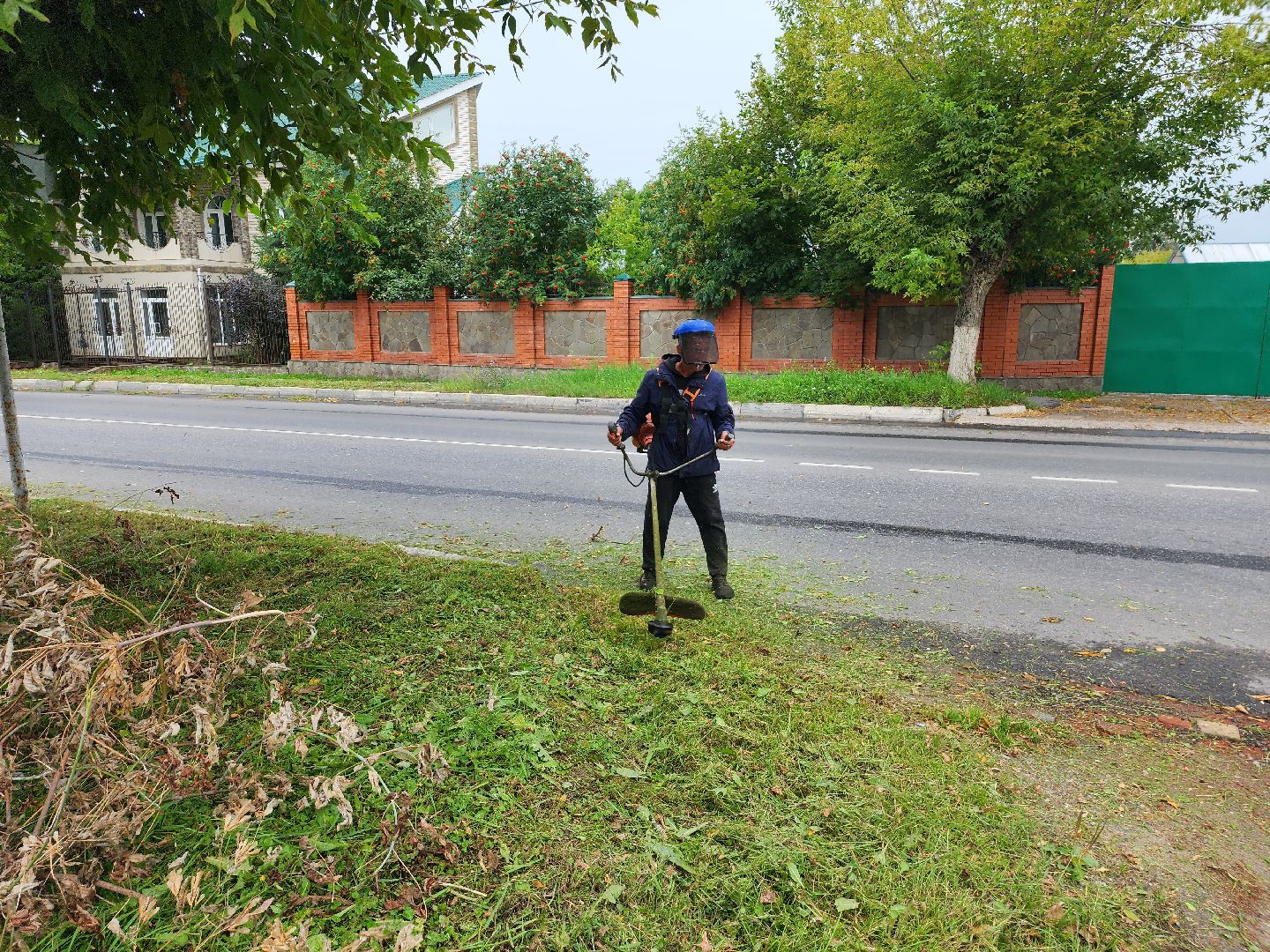благоустройство, благоустройство дорог, покос травы, серпухов, улица пушкина,