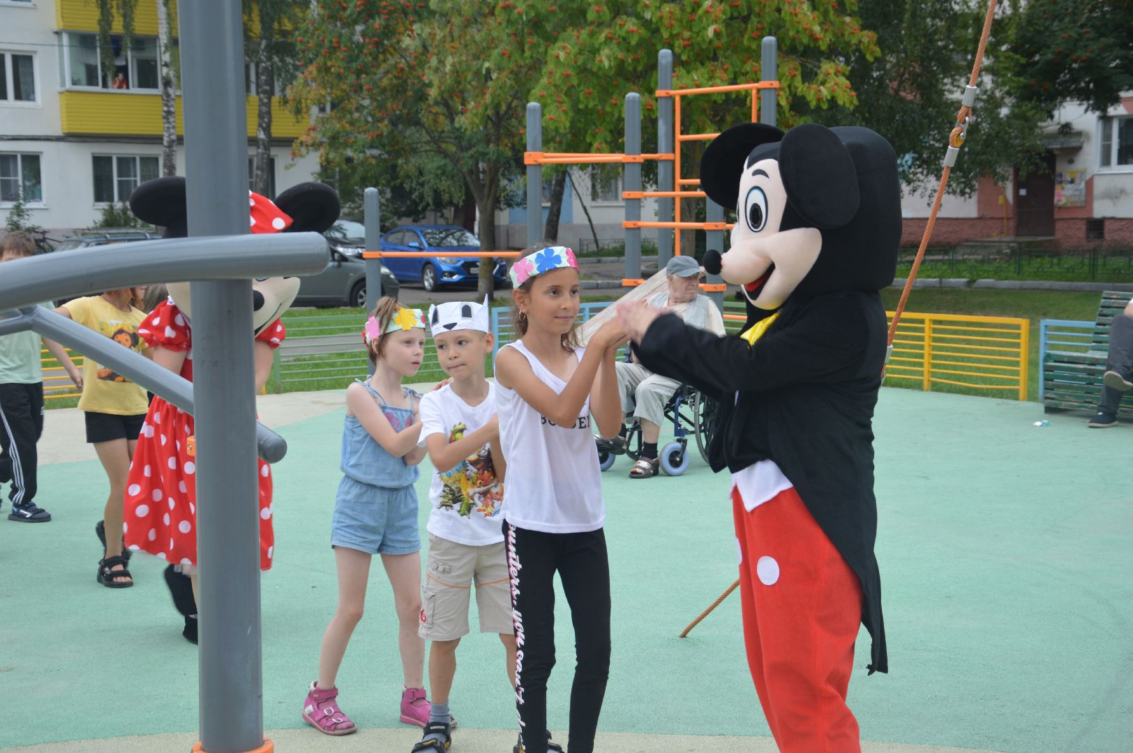 Шатура, Единая Россия, Молодая Гвардия, волонтёры, ростовые куклы, оригами, игры