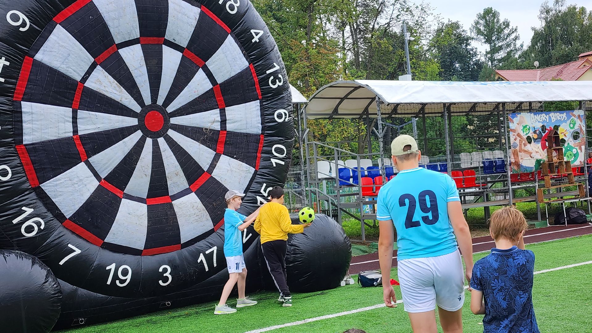 Долгопрудный, День физкультурника, футбольный дартс, лазертаг