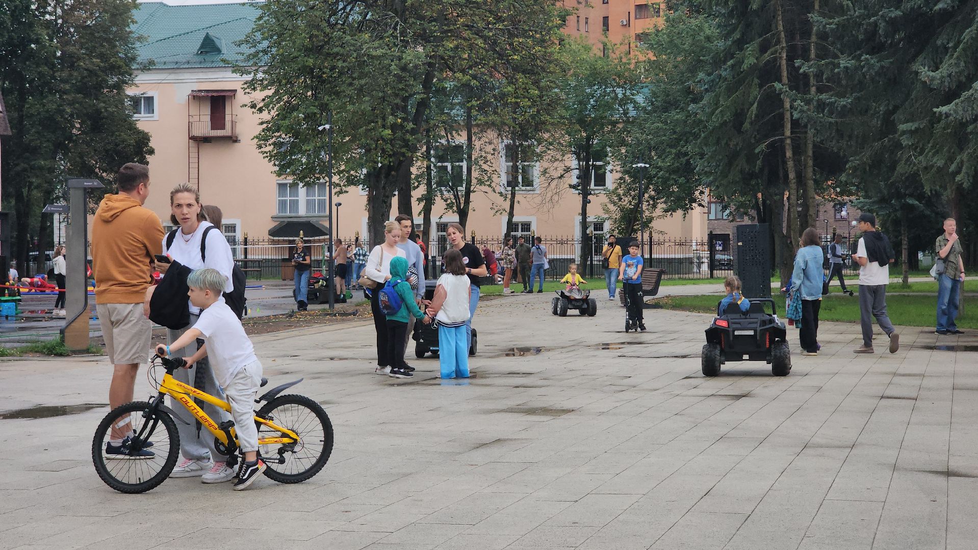 Пушкино, день физкультурника, парки Подмосковья, спорт