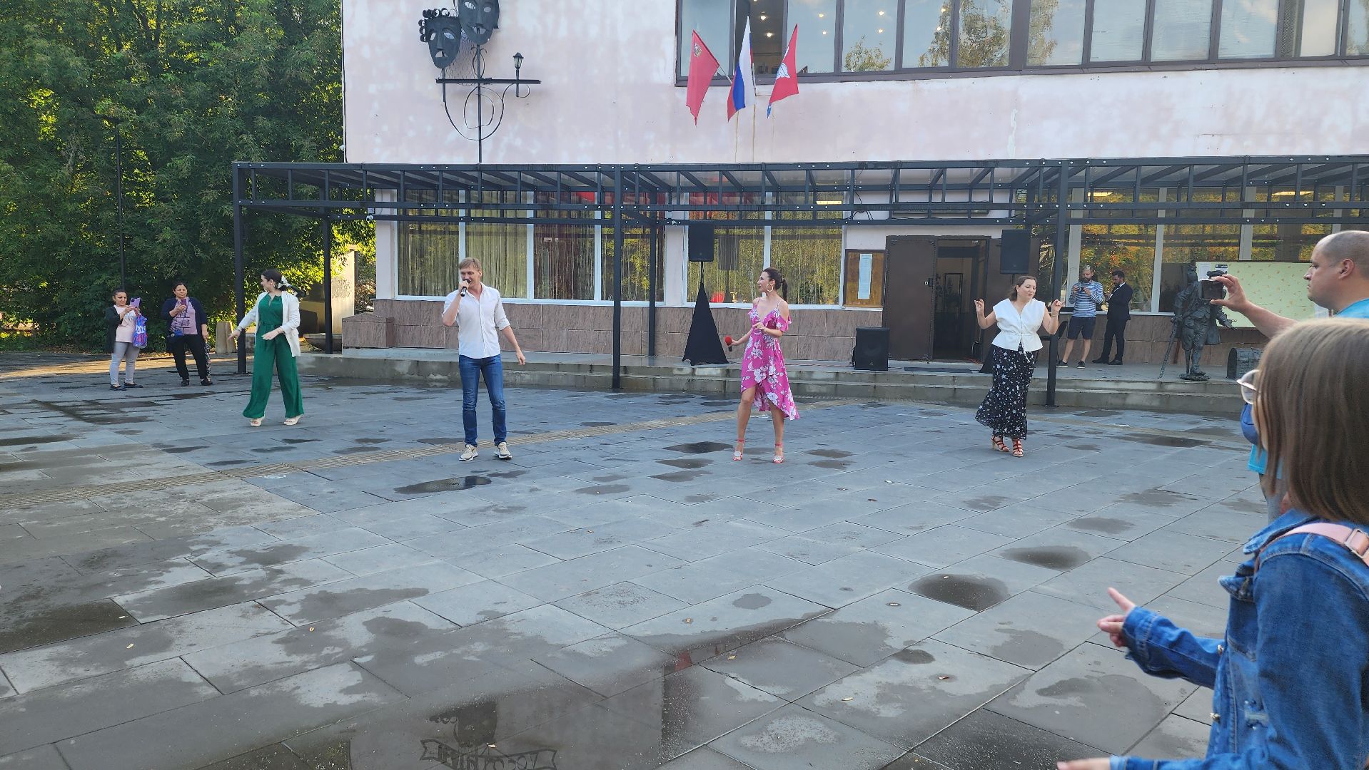 Долгопрудный, театр «Город», День физкультурника, зарядка