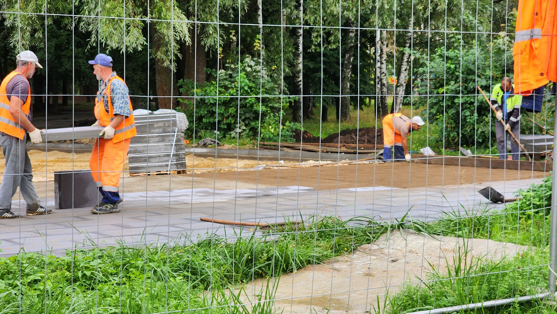 Долгопрудный, благоустройство, парки, плитка, Центральный парк, матрос Железняк