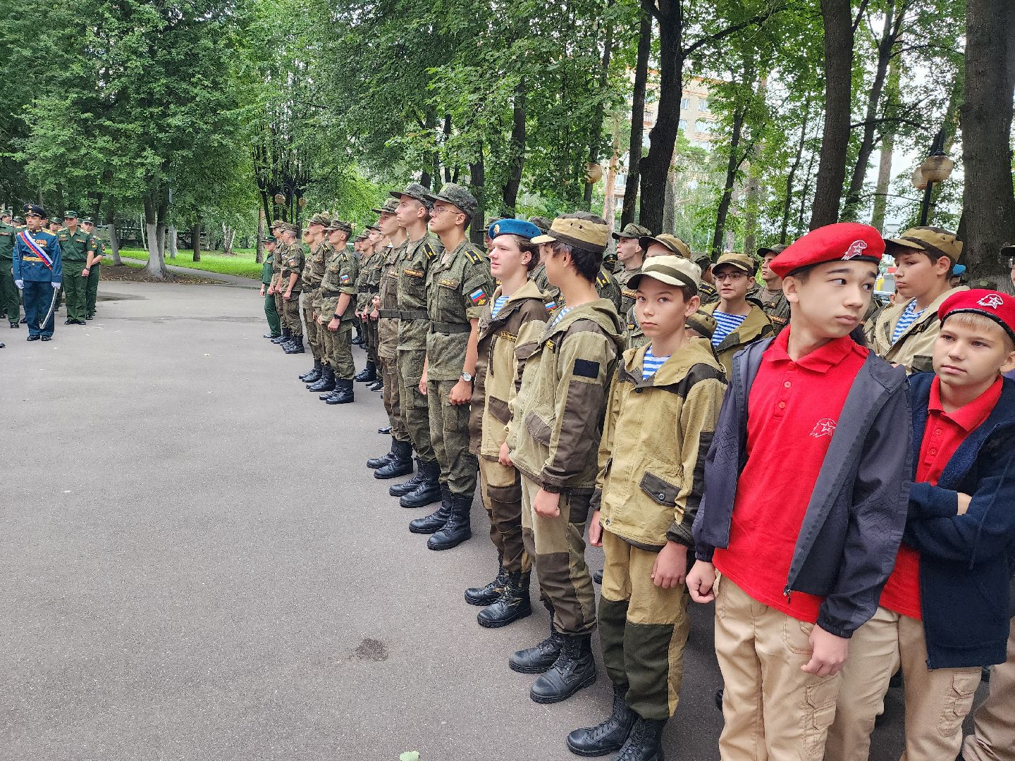 мемориальная доска, летчик-испытатель, серпухов, история, памятник, память,
