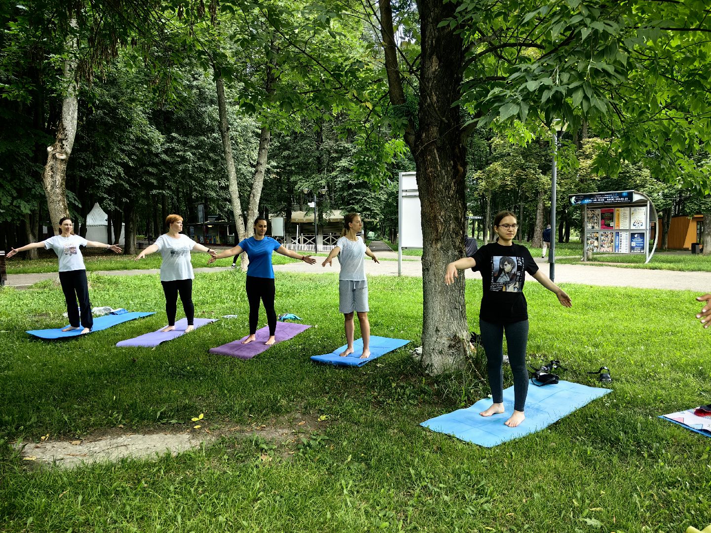 Йога, занятия, парк, площадка